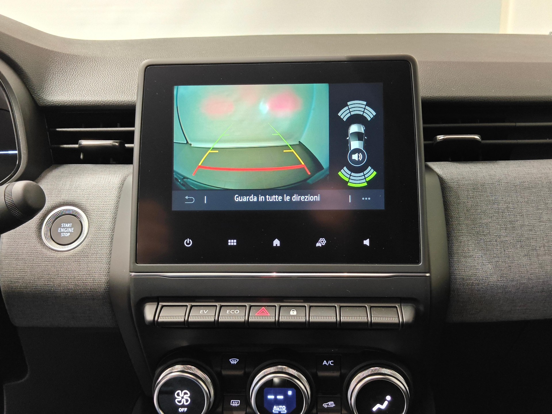 MITSUBISHI Colt 1.6 HEV Invite+-image-8
