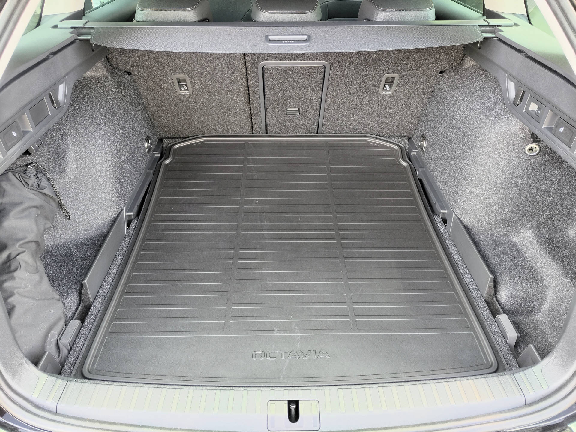 SKODA Octavia Combi 2.0 TSI Selection 4x4 DSG-image-14