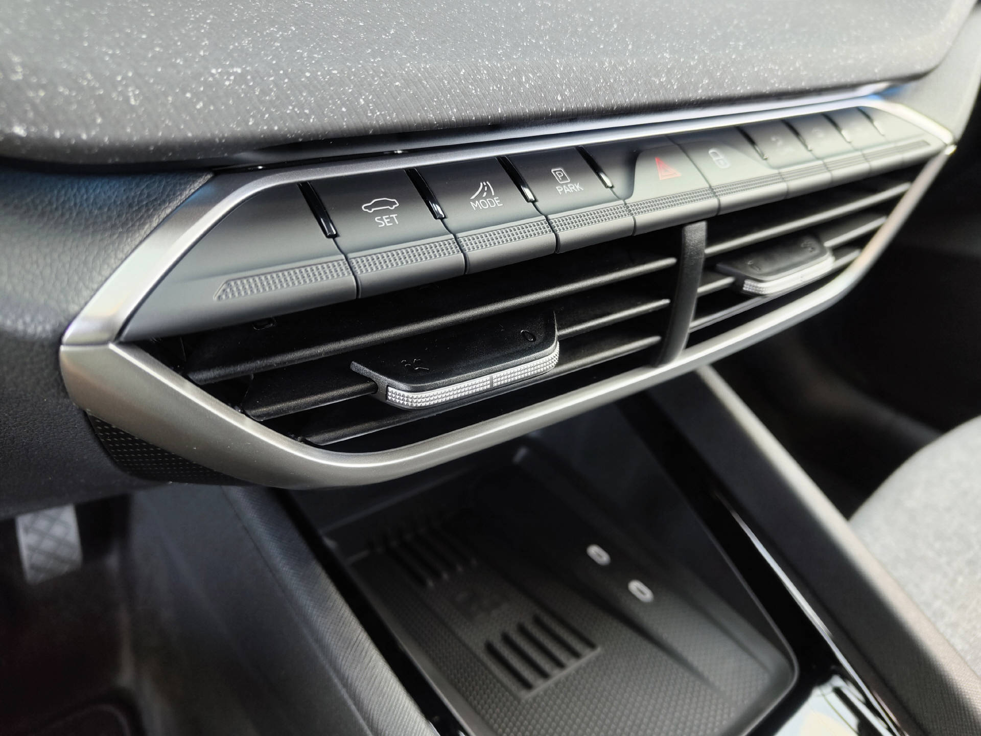 SKODA Octavia Combi 2.0 TSI Selection 4x4 DSG-image-9