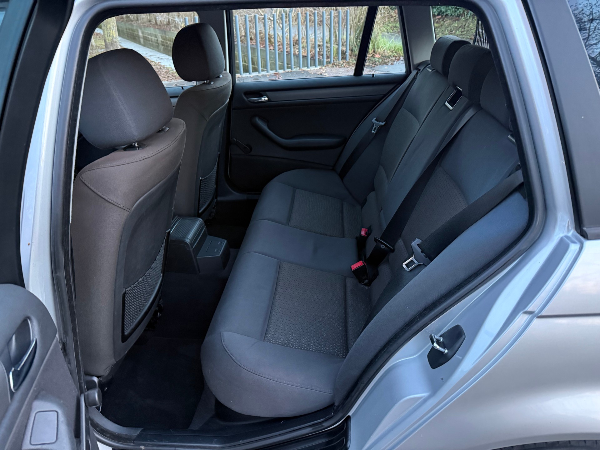 BMW 318i Touring Efficiency-image-12