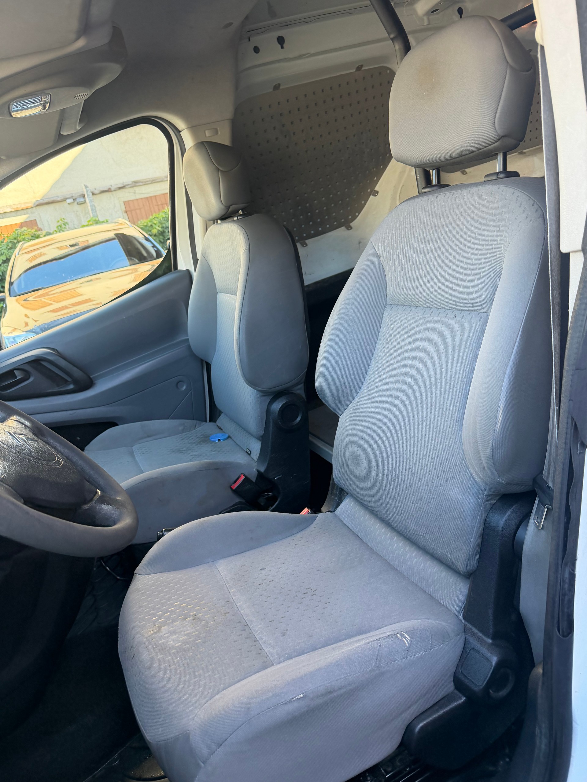 CITROEN Berlingo 1.6i 600 Komfort (Confort)-image-13