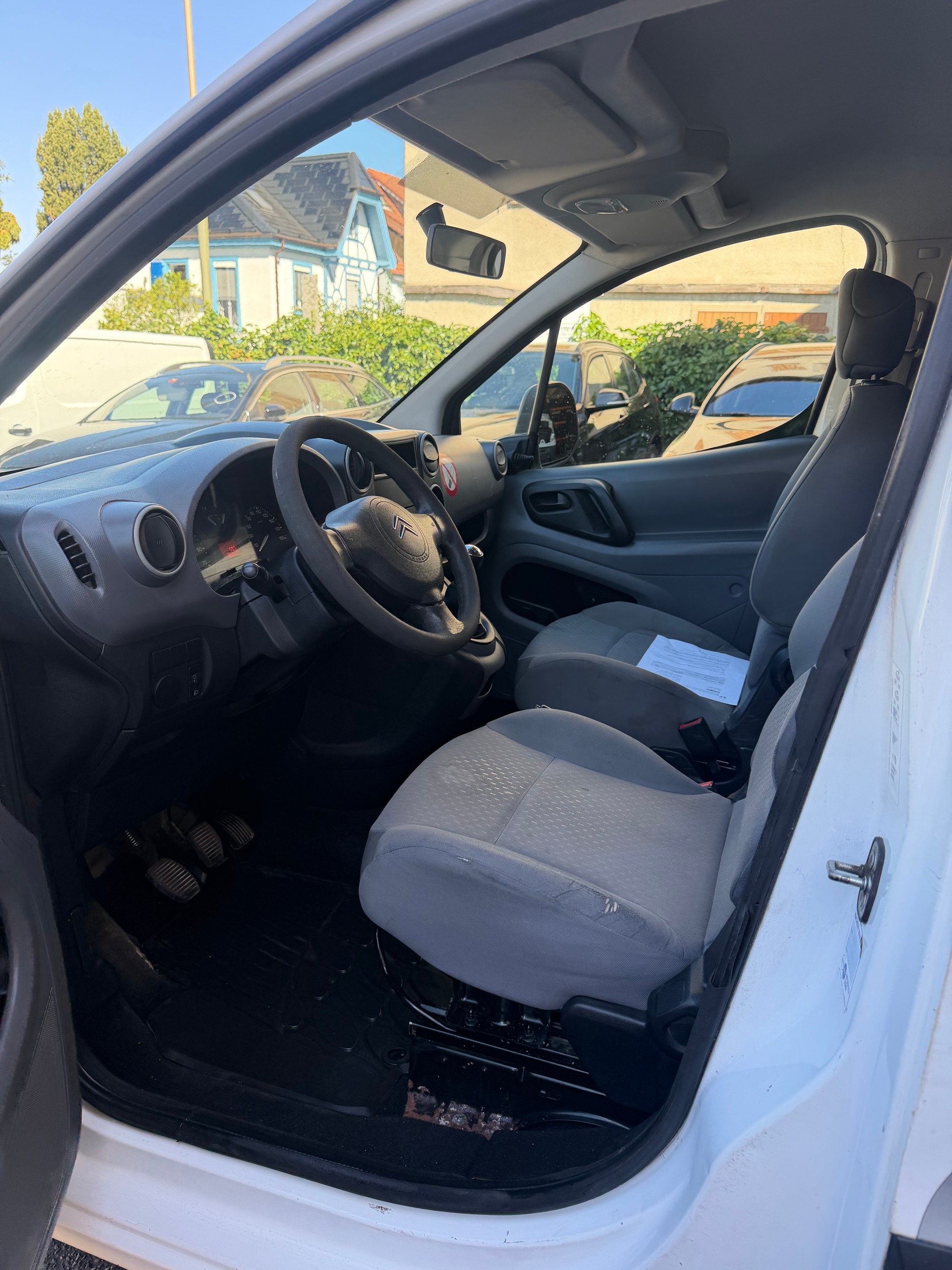 CITROEN Berlingo 1.6i 600 Komfort (Confort)-image-10