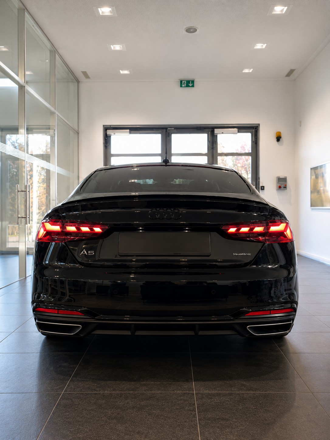 AUDI A5 2.0 40 TFSI S Line quattro S-Tronic-image-1