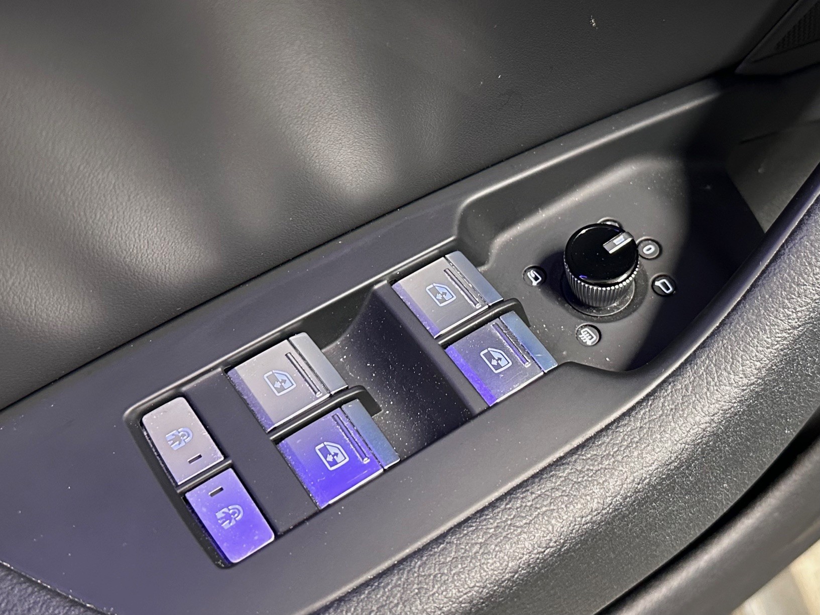AUDI A6 Avant 40 TDI Sport Attraction quattro S-tronic-image-11
