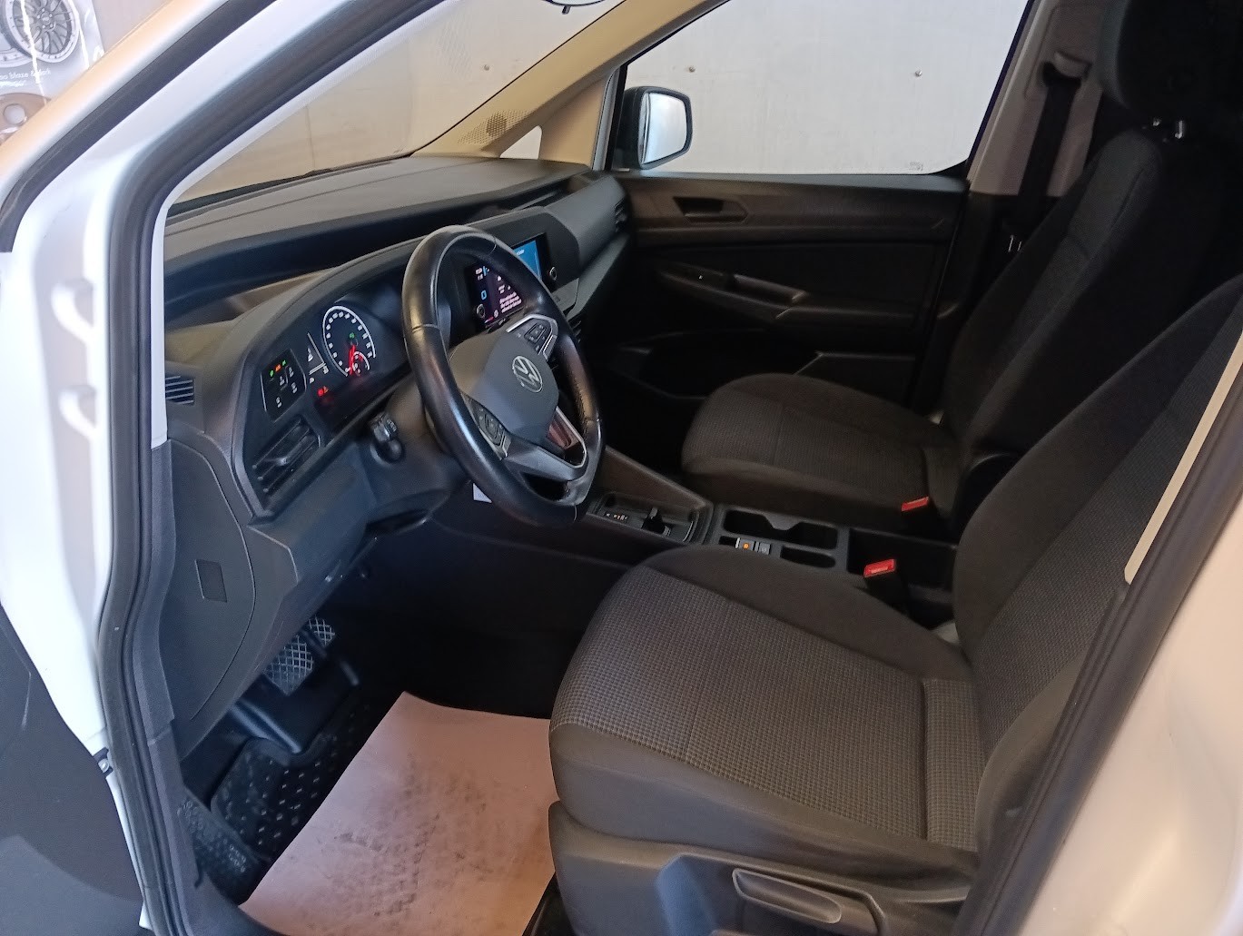 VW Caddy Cargo 1.5 TSI Entry DSG-image-10