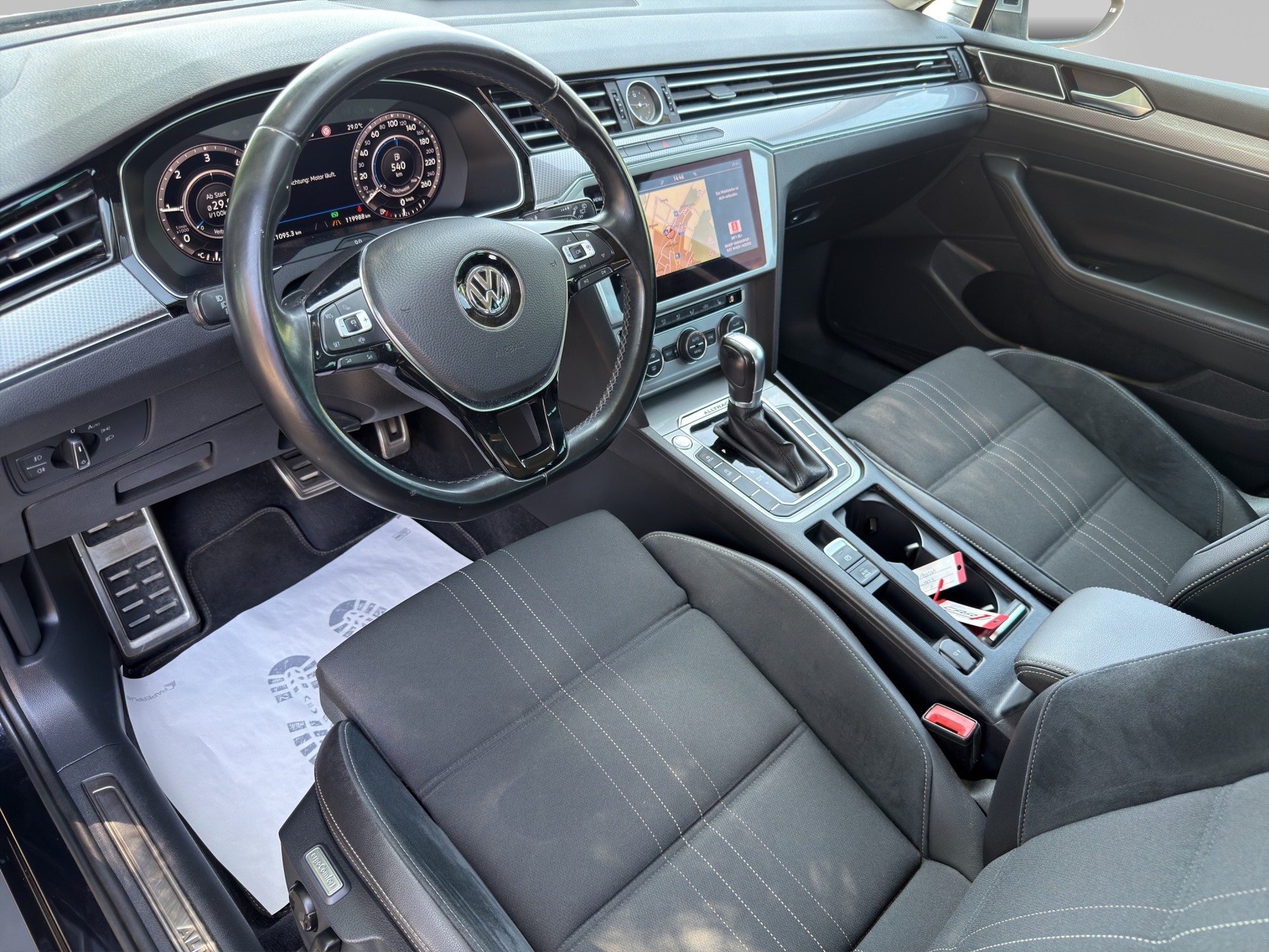 VW Passat Alltrack 2.0 TDI BMT 4Motion DSG-image-7