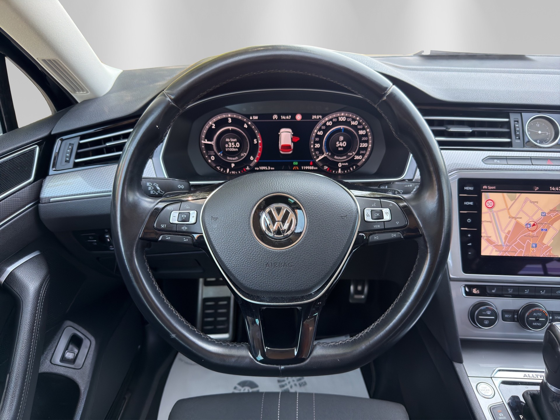 VW Passat Alltrack 2.0 TDI BMT 4Motion DSG-image-9