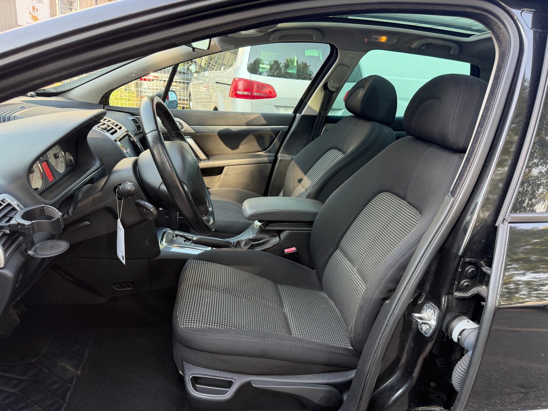 PEUGEOT 407 SW 2.7 HDI Dynamic Edition Automatic * Klima-auto * Tempomat * PDC H * Panoramadach * Letzte MFK 23.12.2023-image-6