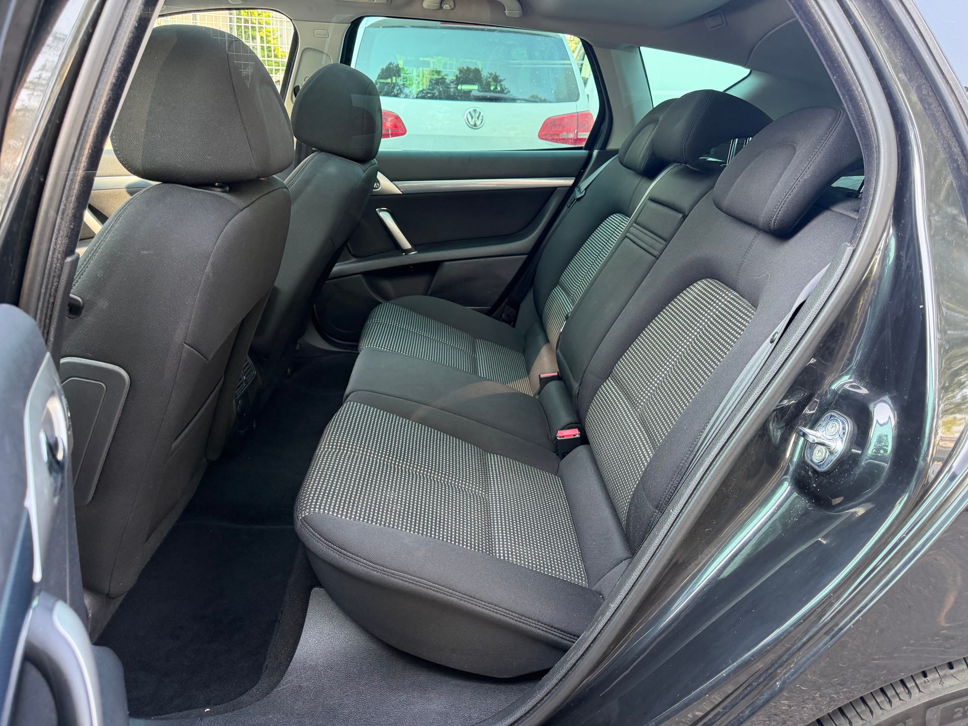 PEUGEOT 407 SW 2.7 HDI Dynamic Edition Automatic * Klima-auto * Tempomat * PDC H * Panoramadach * Letzte MFK 23.12.2023-image-2
