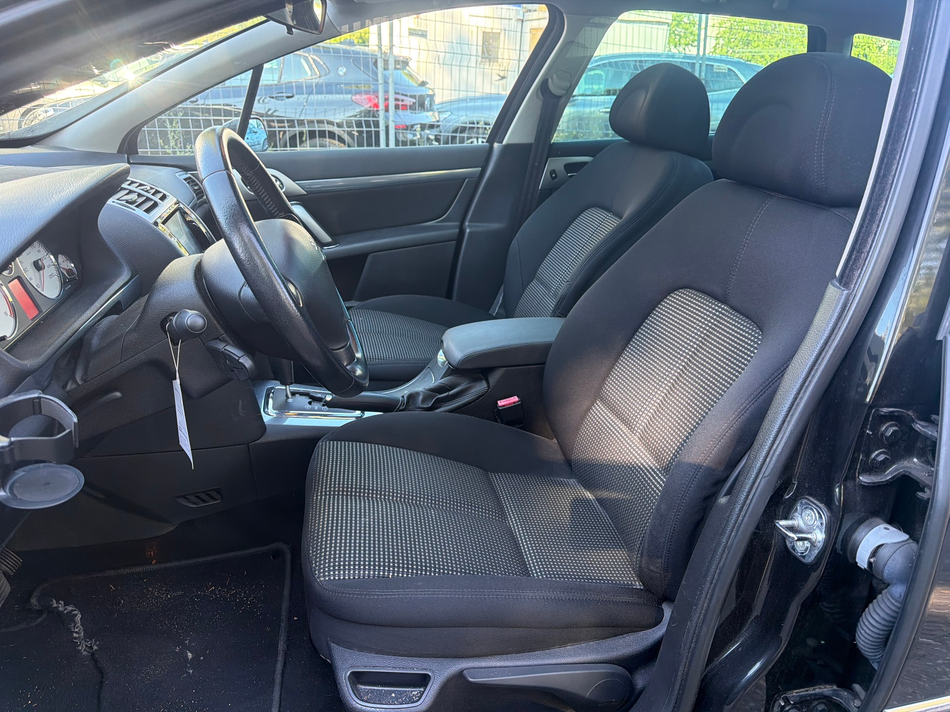 PEUGEOT 407 SW 2.7 HDI Dynamic Edition Automatic * Klima-auto * Tempomat * PDC H * Panoramadach * Letzte MFK 23.12.2023-image-6