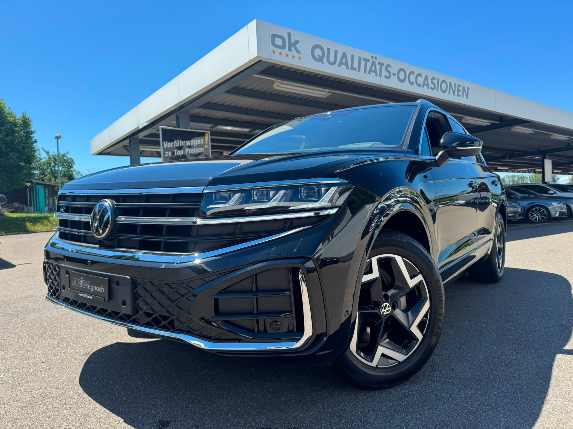 VW Touareg 3.0 TDI R-Line Tiptronic-image-0