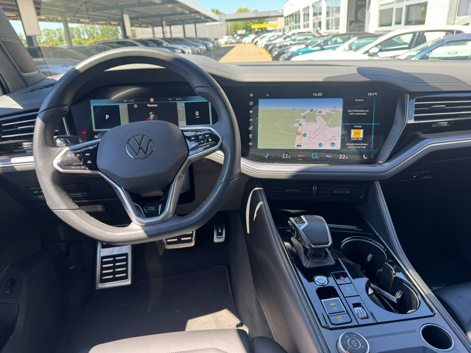 VW Touareg 3.0 TDI R-Line Tiptronic-image-9