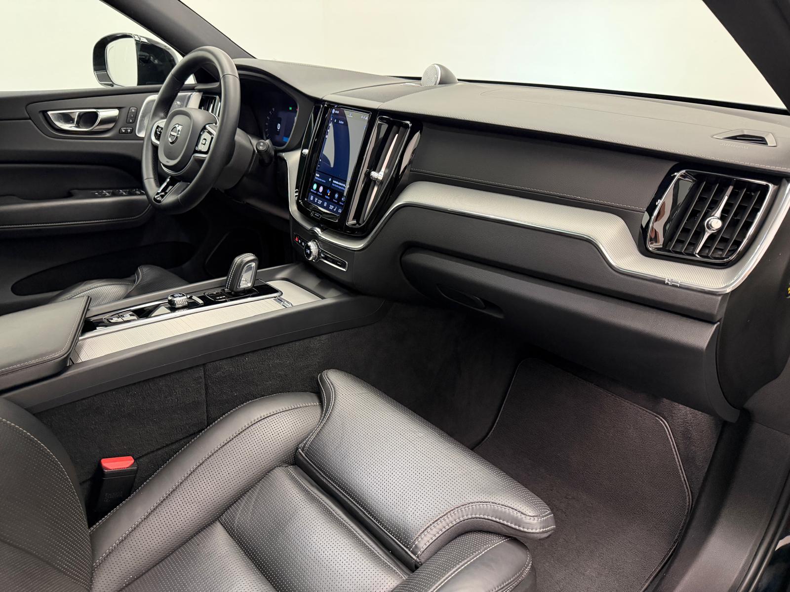 VOLVO XC60 2.0 T8 TE R-Design eAWD-image-10