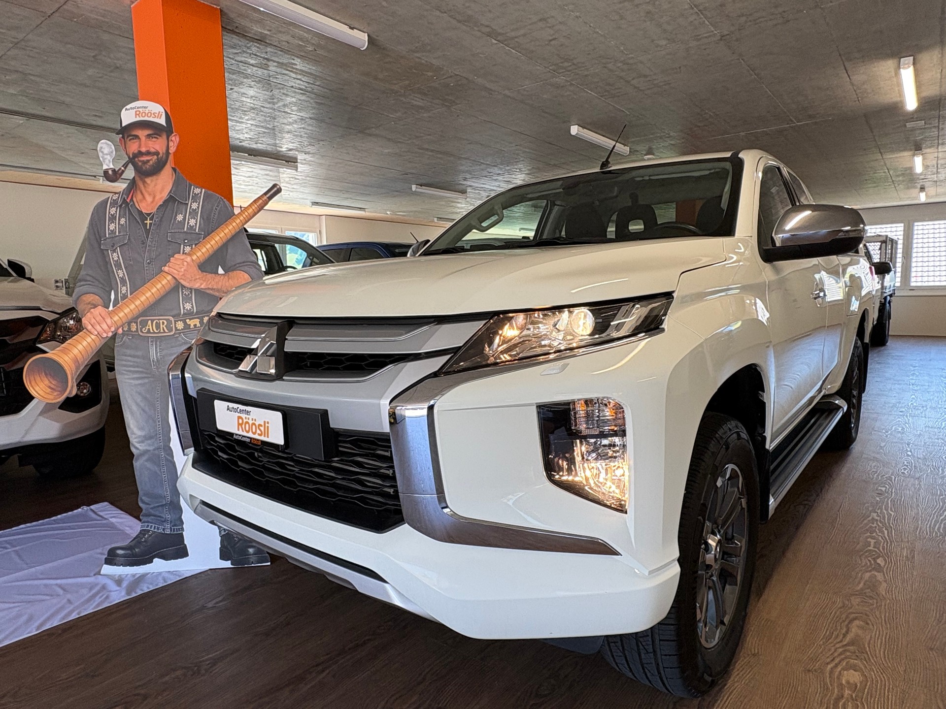 MITSUBISHI L 200 2.2 Style Club Cab-image-0