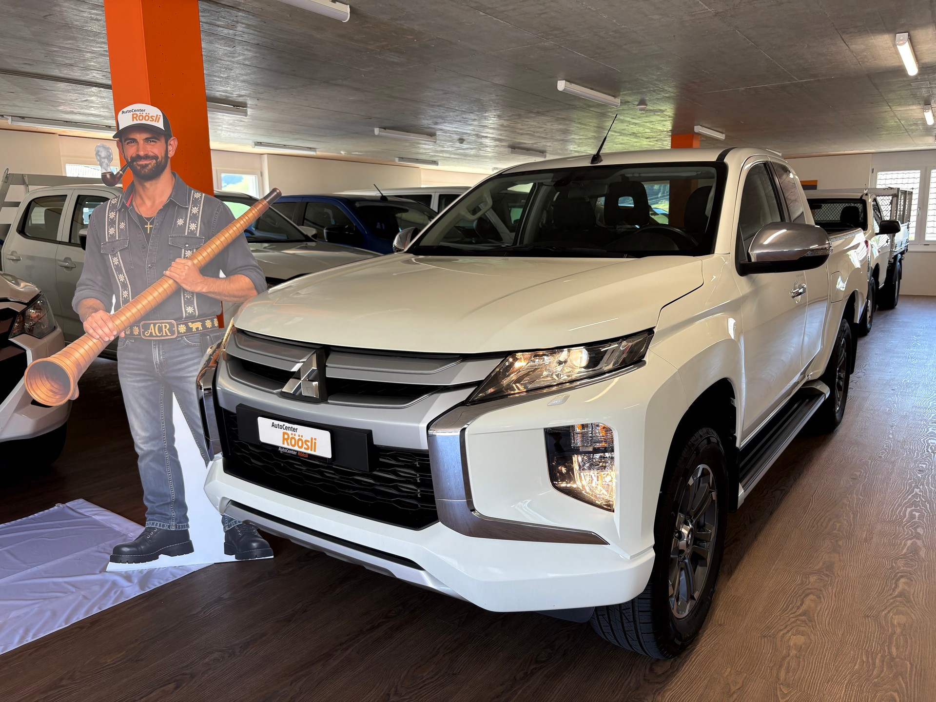 MITSUBISHI L 200 2.2 Style Club Cab-image-1