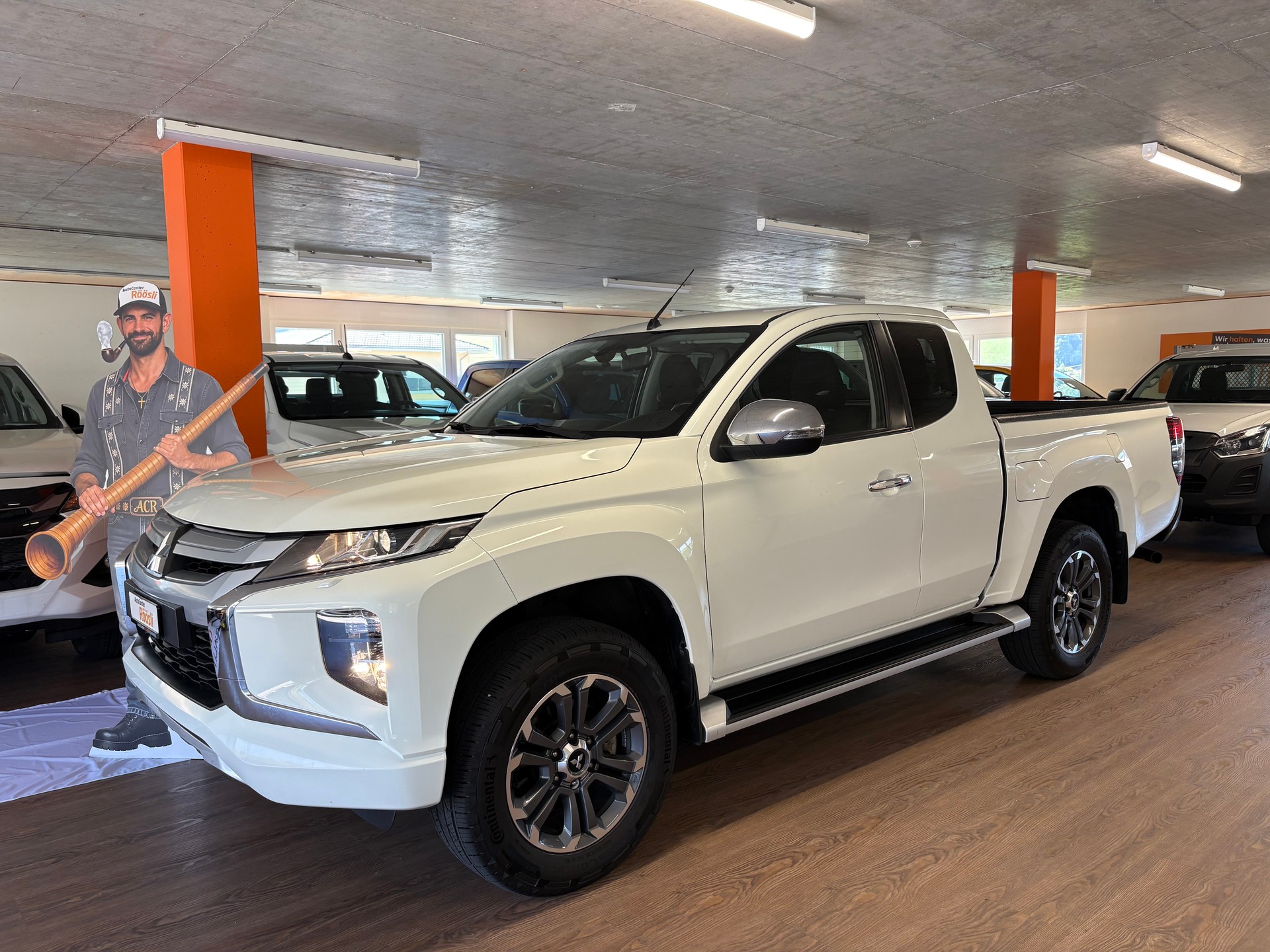 MITSUBISHI L 200 2.2 Style Club Cab-image-2