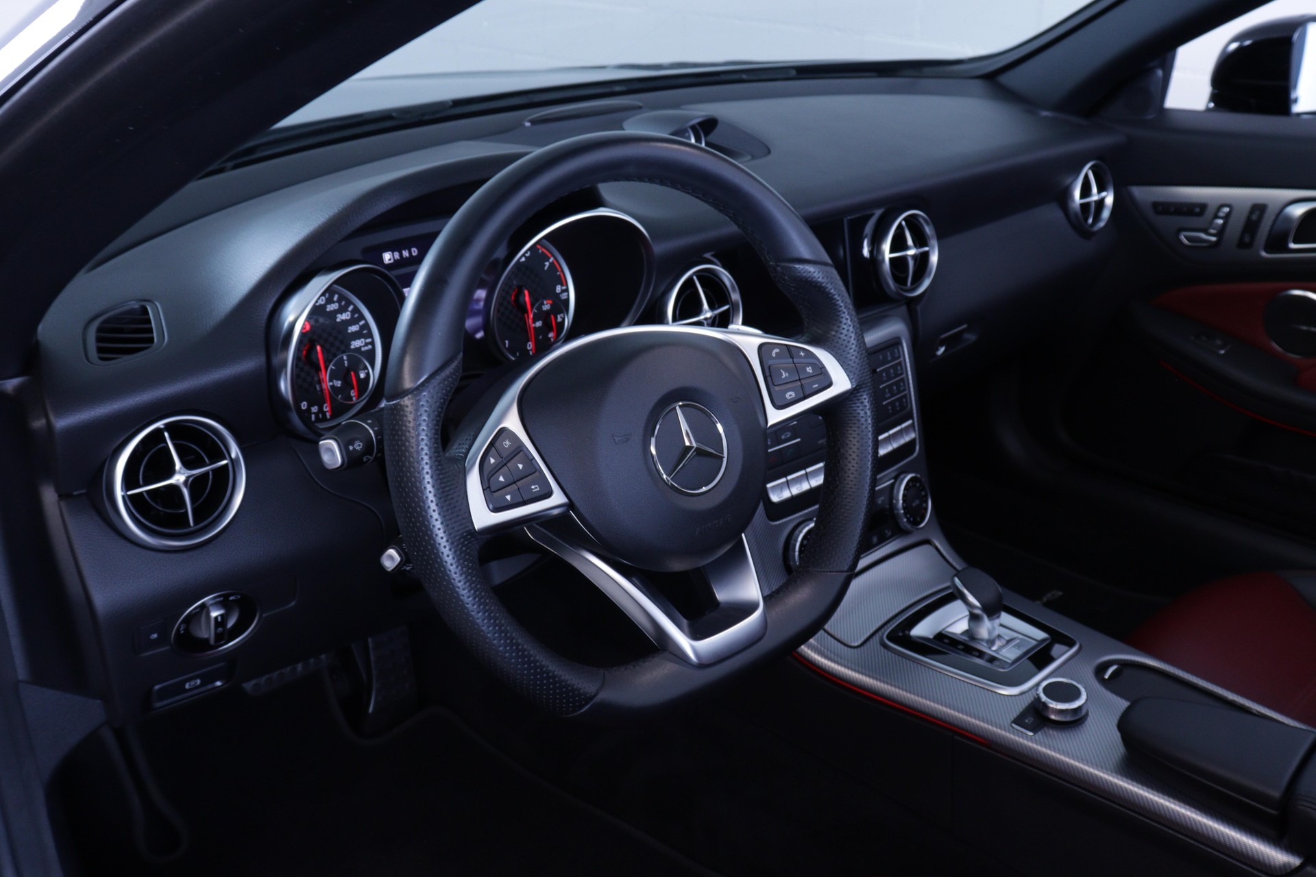 MERCEDES-BENZ SLC 43 AMG Cabriolet-image-9