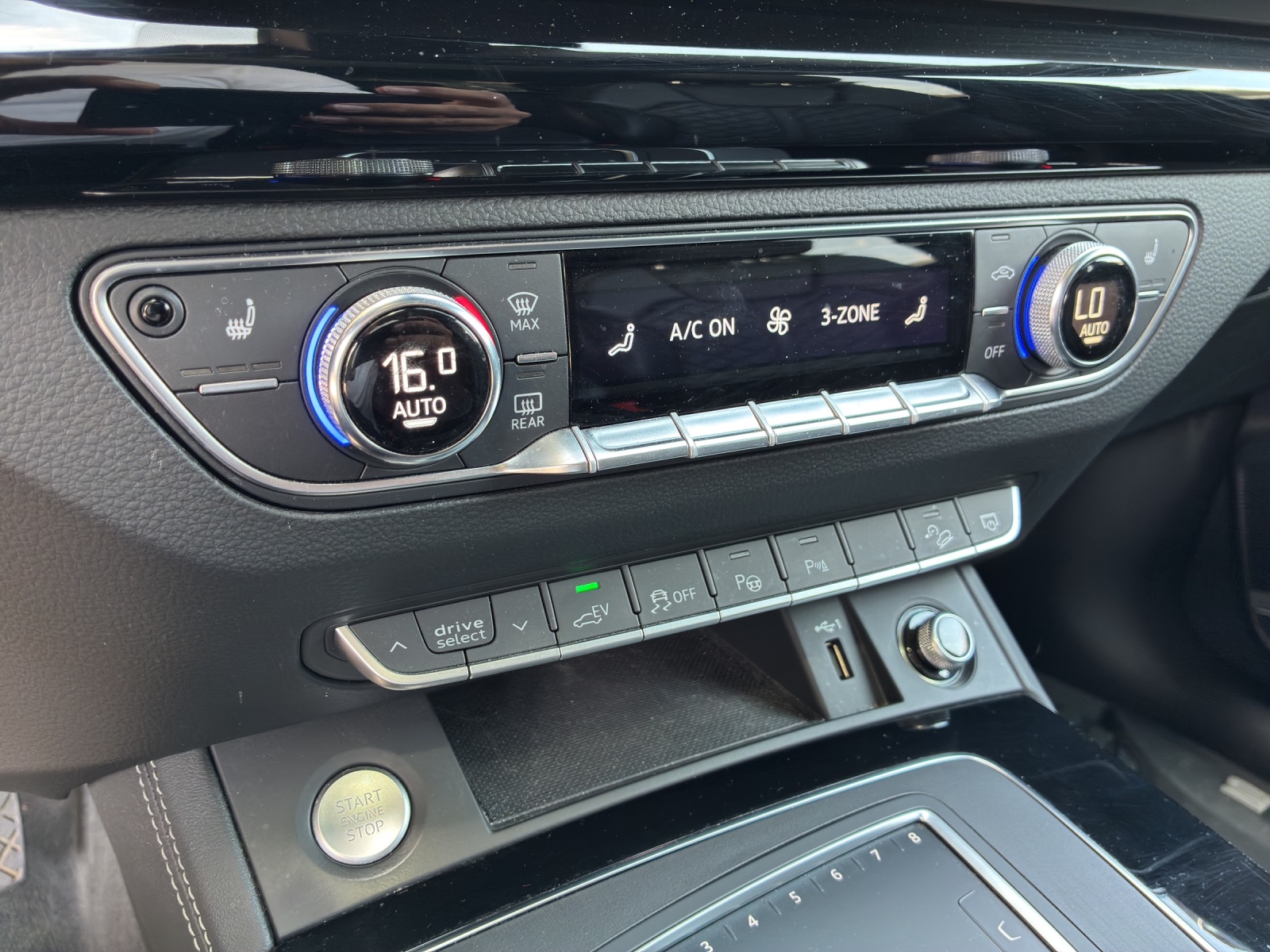 AUDI Q5 55 TFSI e sport quattro-image-14