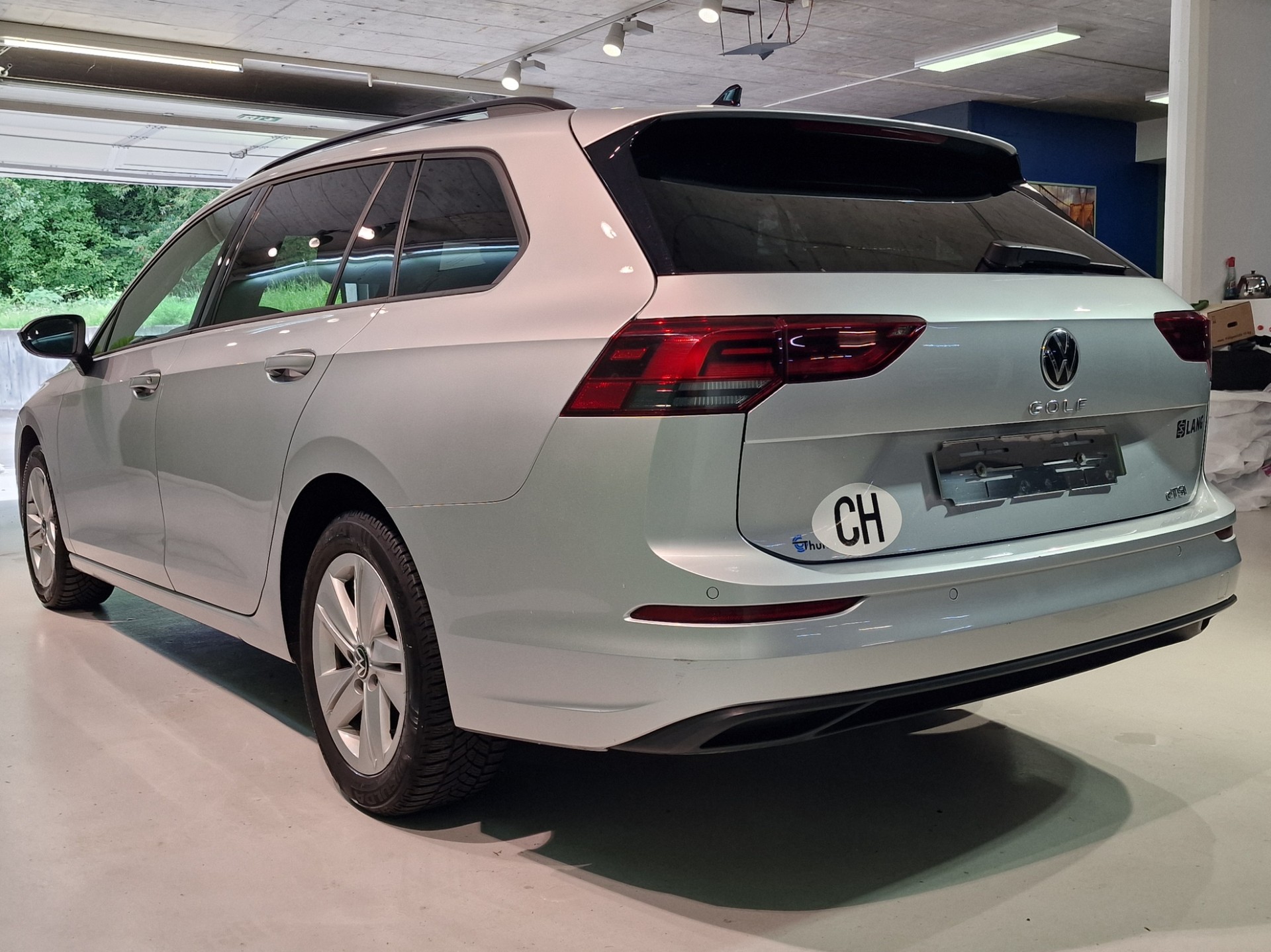VW Golf Variant 1.5 TSI Life-image-4