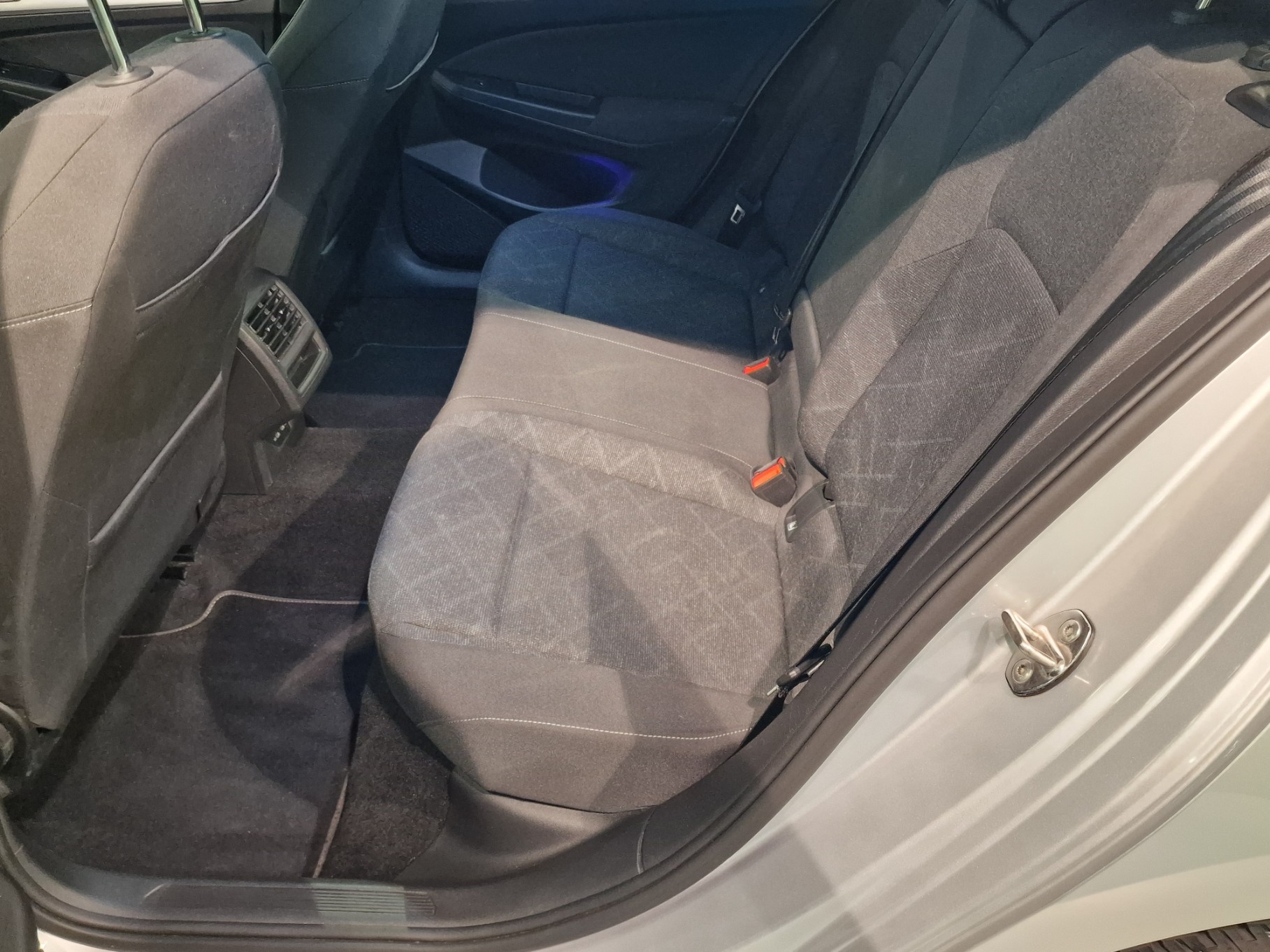 VW Golf Variant 1.5 TSI Life-image-10