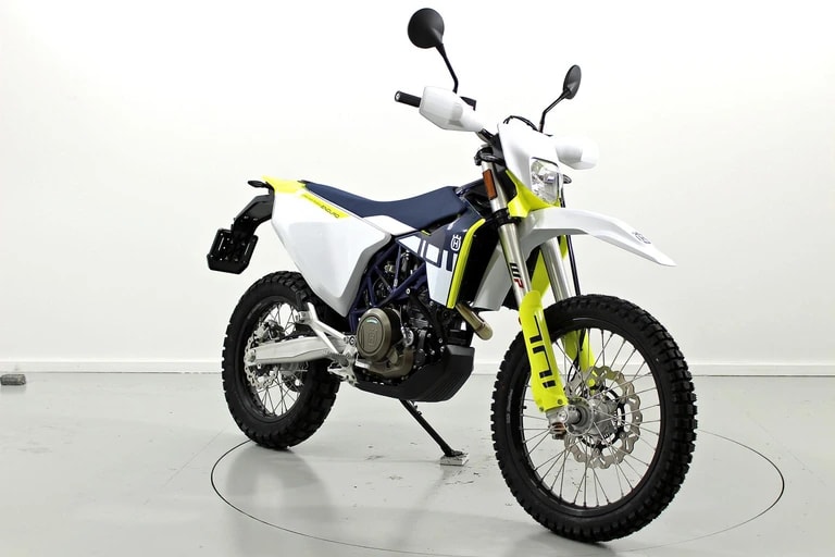 HUSQVARNA 701 Supermoto-showroom-element-1