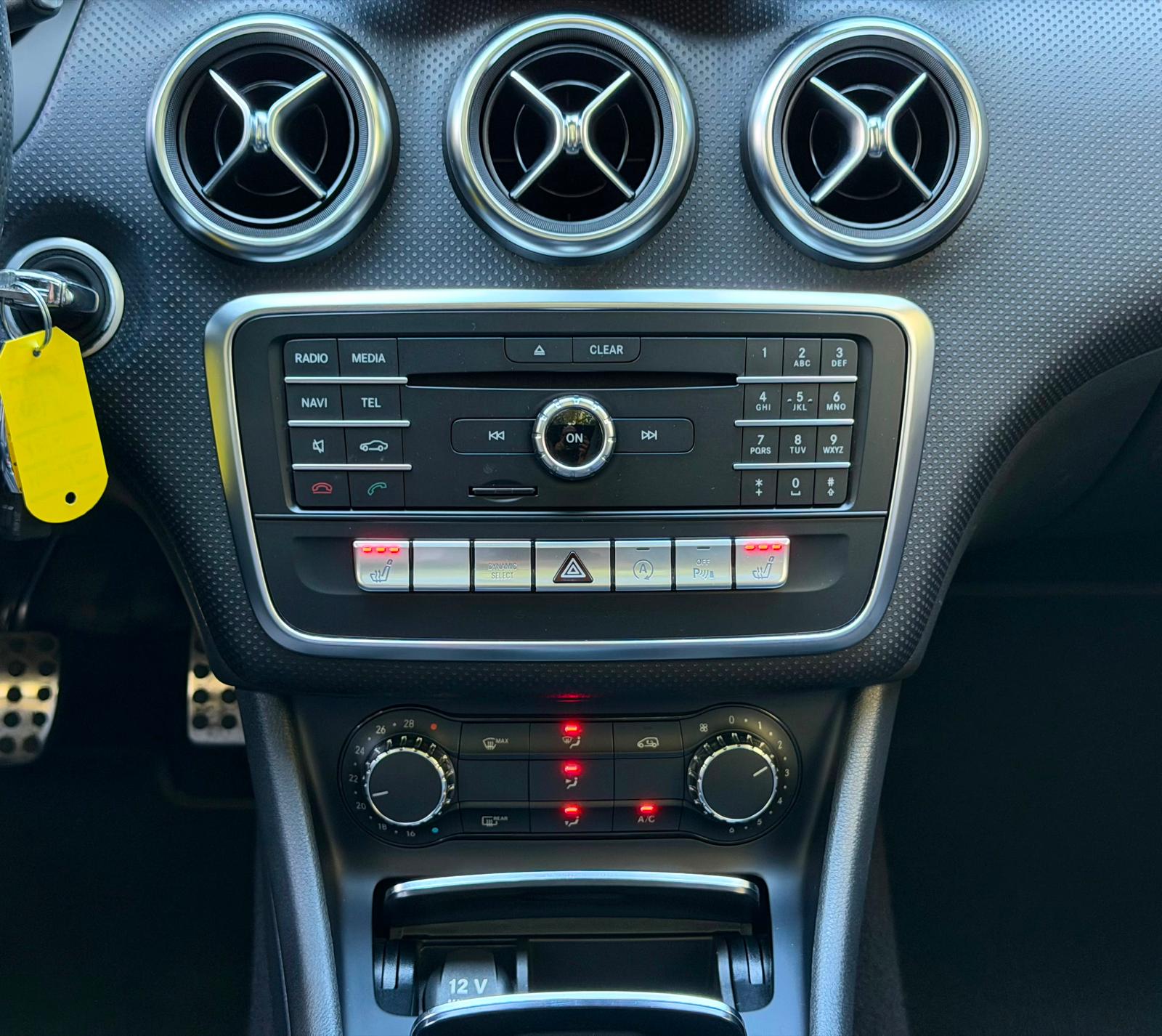 MERCEDES-BENZ A 250 Sport 7G-DCT-image-19