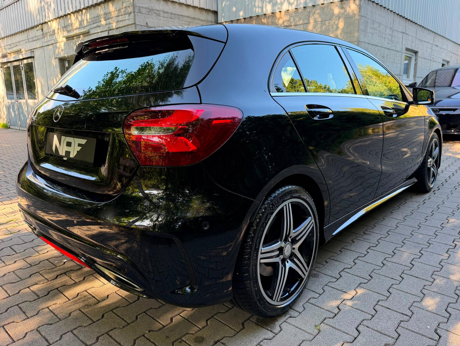 MERCEDES-BENZ A 250 Sport 7G-DCT-image-4