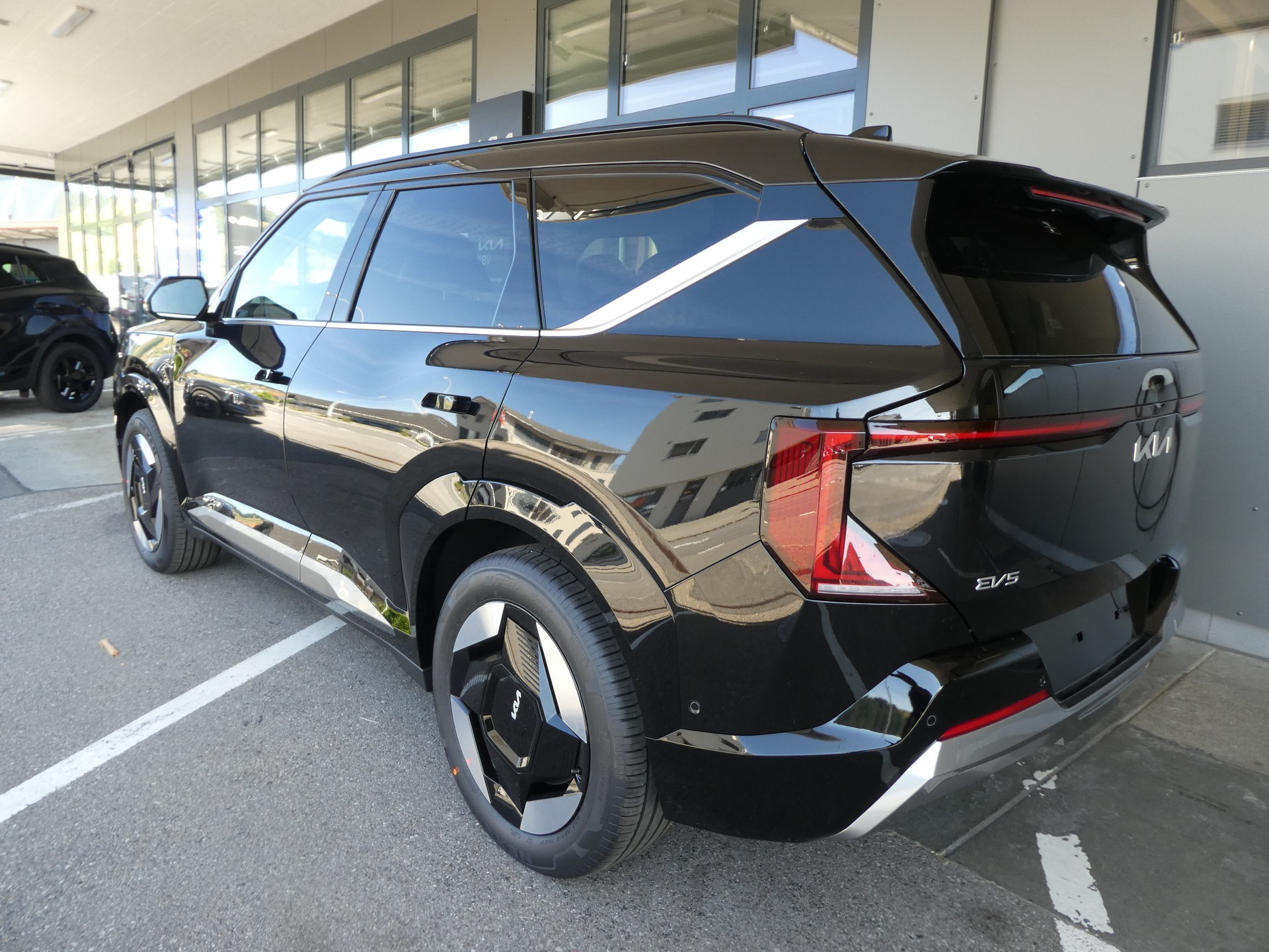KIA EV5 81,4 kWh Earth 4x4-image-7