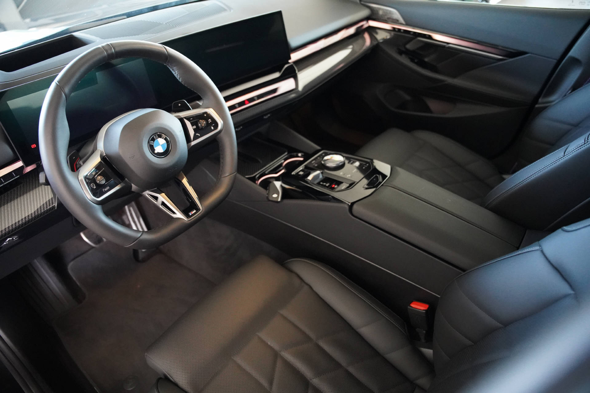 BMW 540d xDrive 48V M Sport Pro Steptronic-image-6