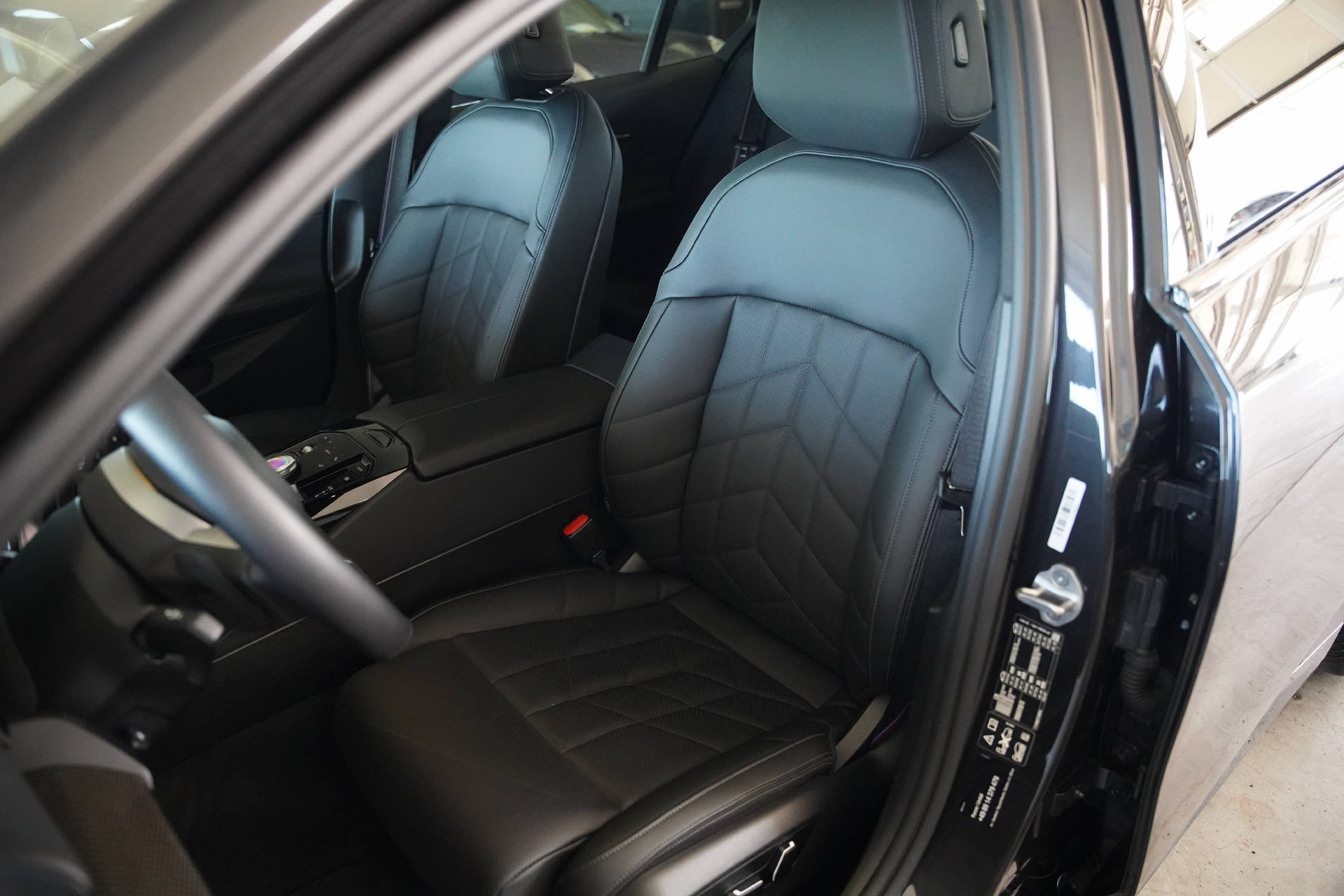 BMW 540d xDrive 48V M Sport Pro Steptronic-image-9