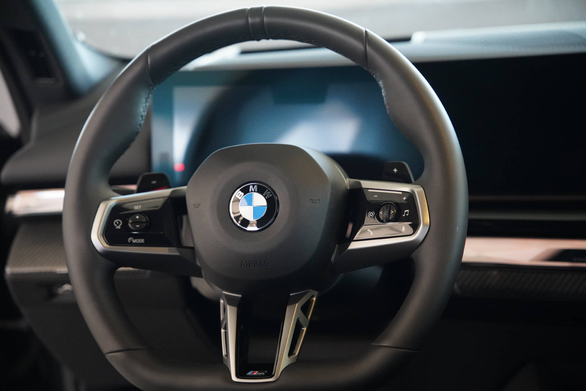 BMW 540d xDrive 48V M Sport Pro Steptronic-image-12