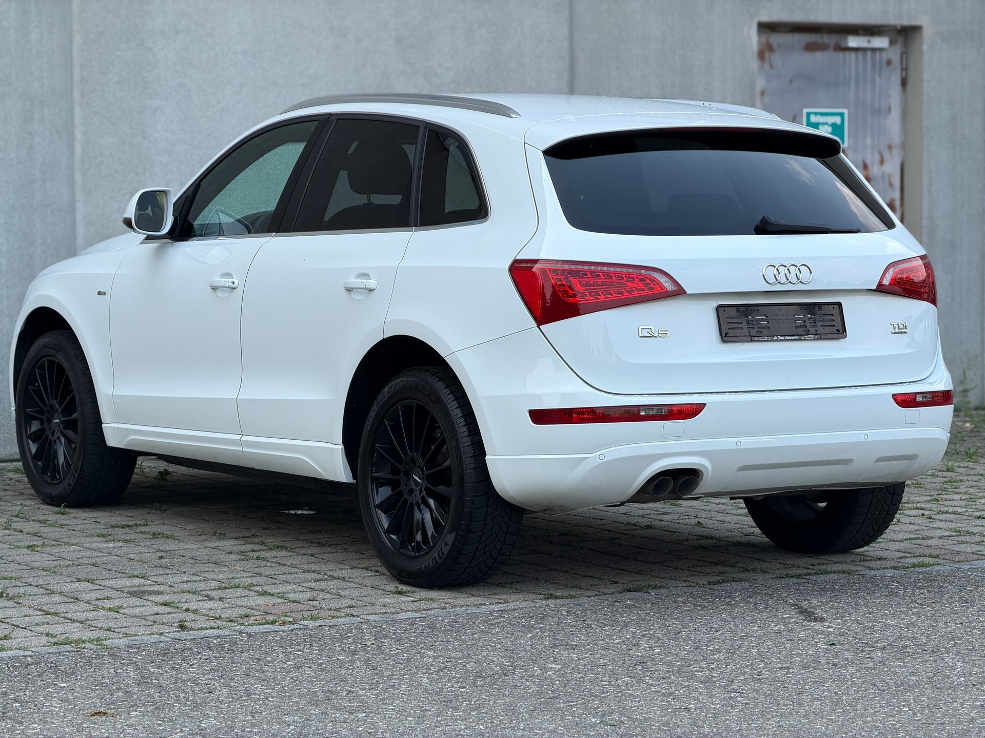 AUDI Q5 2.0 TDI quattro S-tronic-image-5