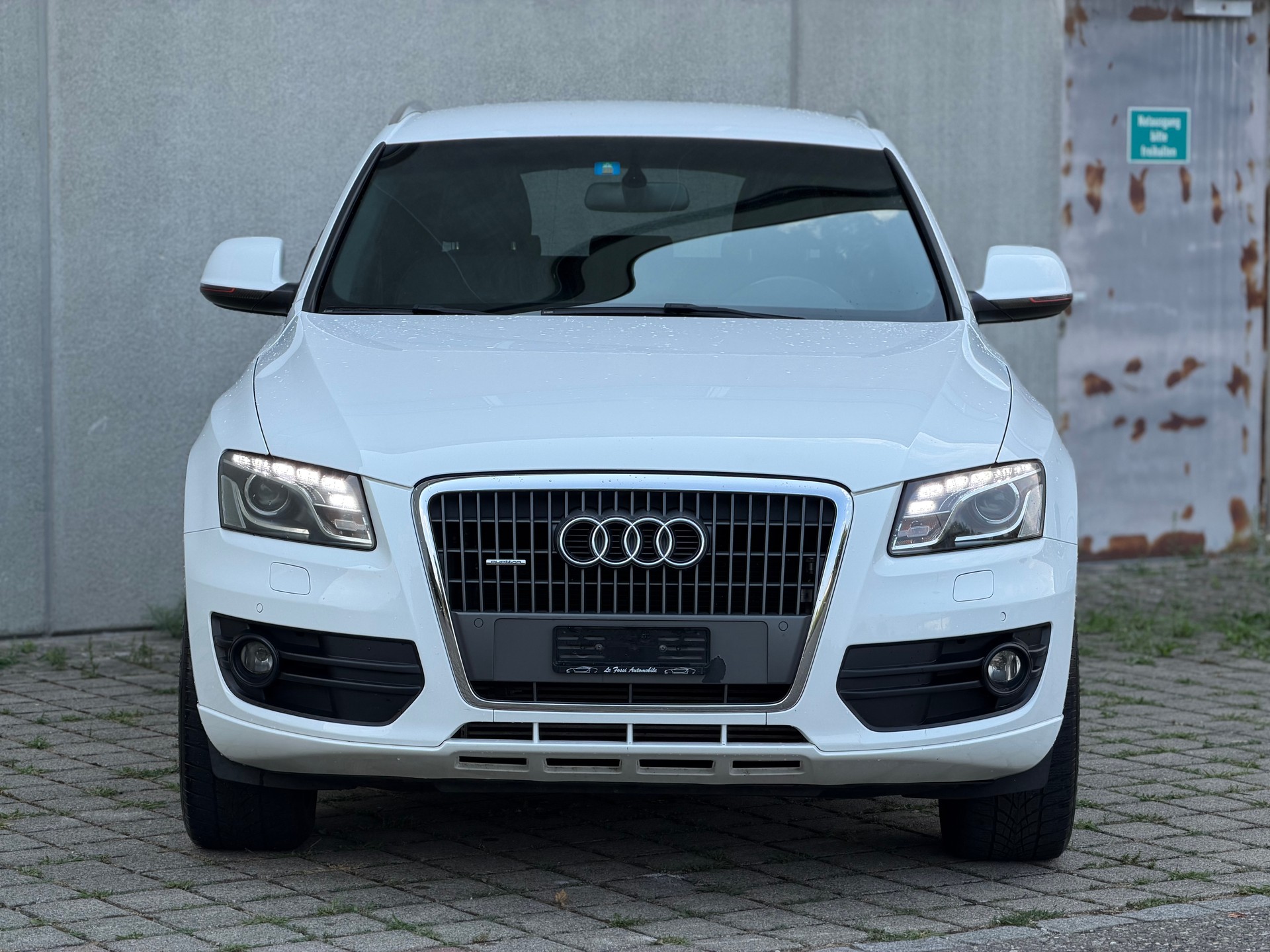 AUDI Q5 2.0 TDI quattro S-tronic-image-2