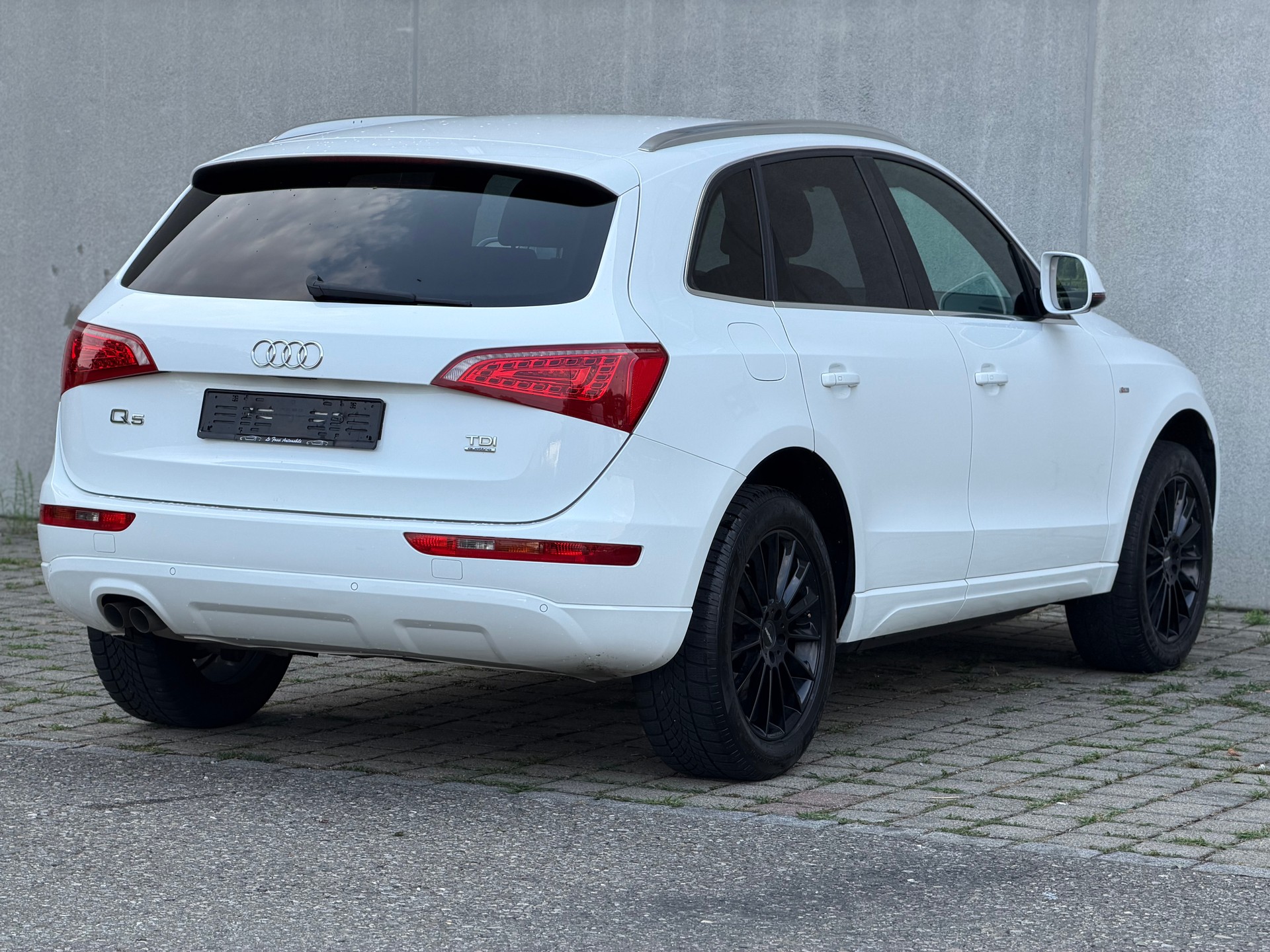 AUDI Q5 2.0 TDI quattro S-tronic-image-7