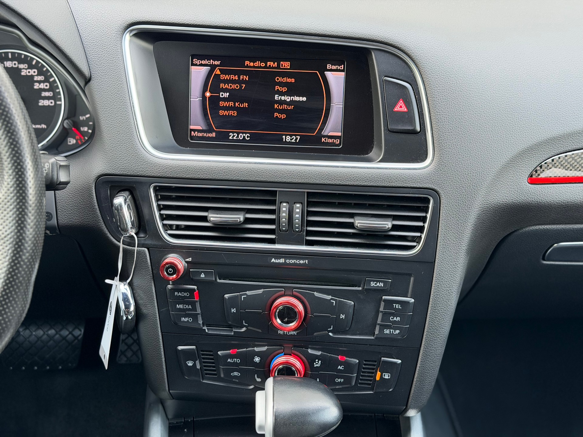 AUDI Q5 2.0 TDI quattro S-tronic-image-15