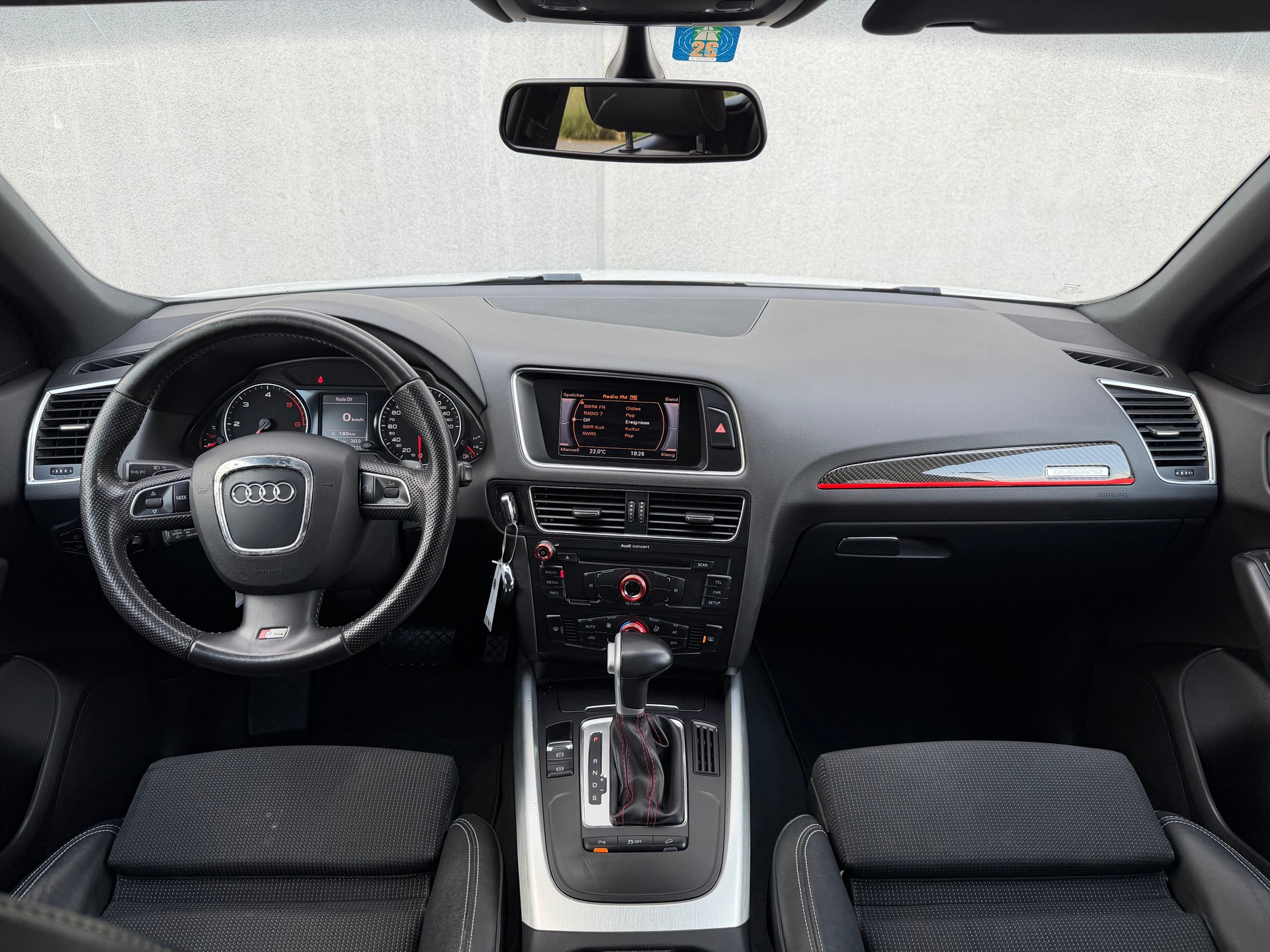 AUDI Q5 2.0 TDI quattro S-tronic-image-14