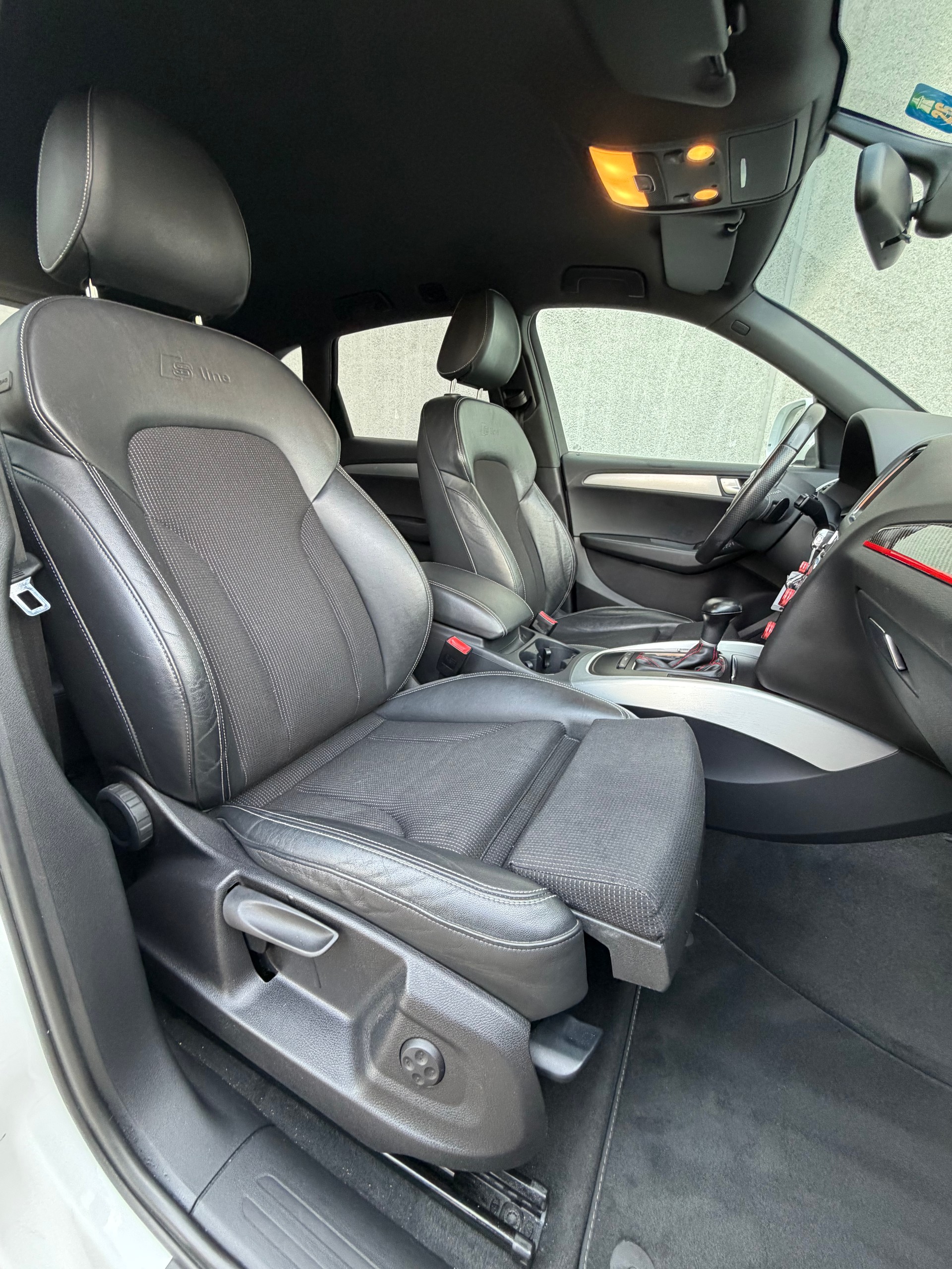 AUDI Q5 2.0 TDI quattro S-tronic-image-12