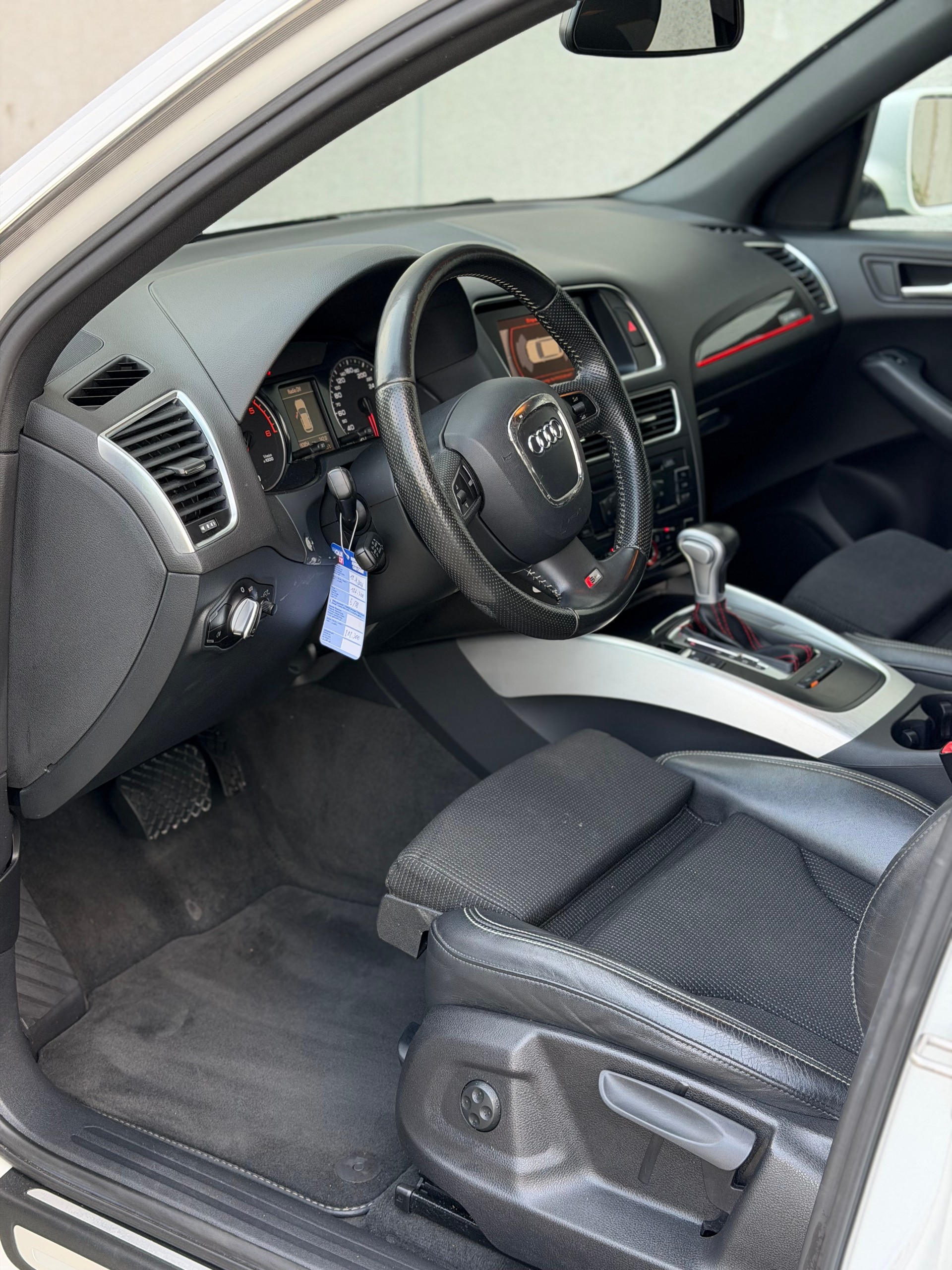 AUDI Q5 2.0 TDI quattro S-tronic-image-8