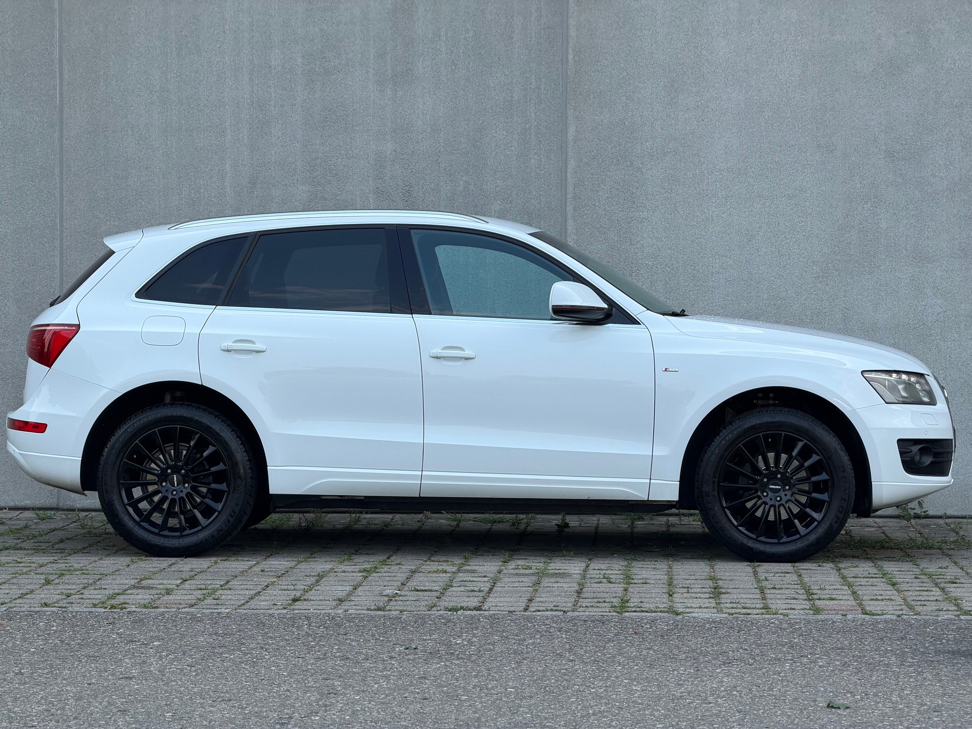 AUDI Q5 2.0 TDI quattro S-tronic-image-4