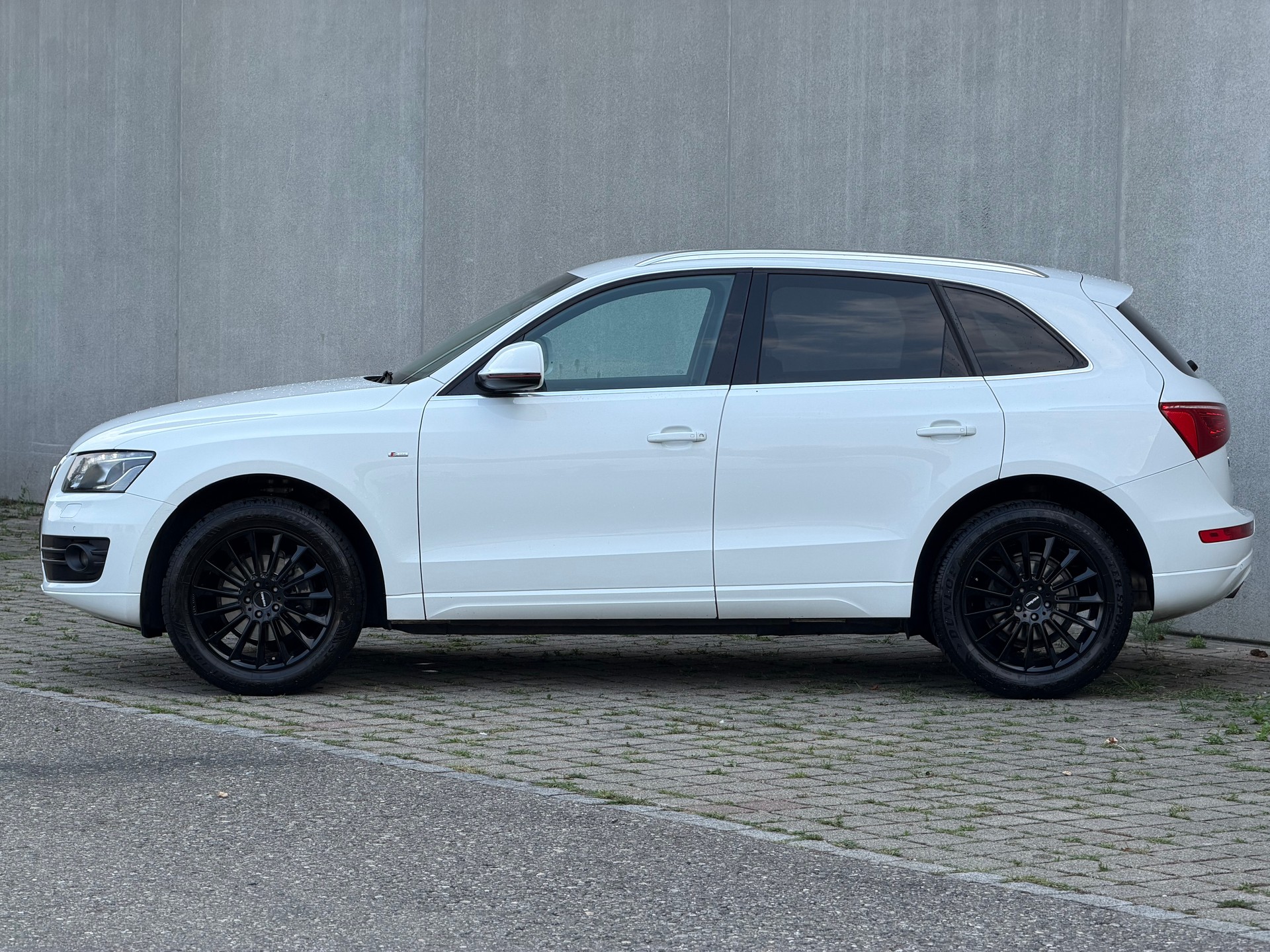 AUDI Q5 2.0 TDI quattro S-tronic-image-3
