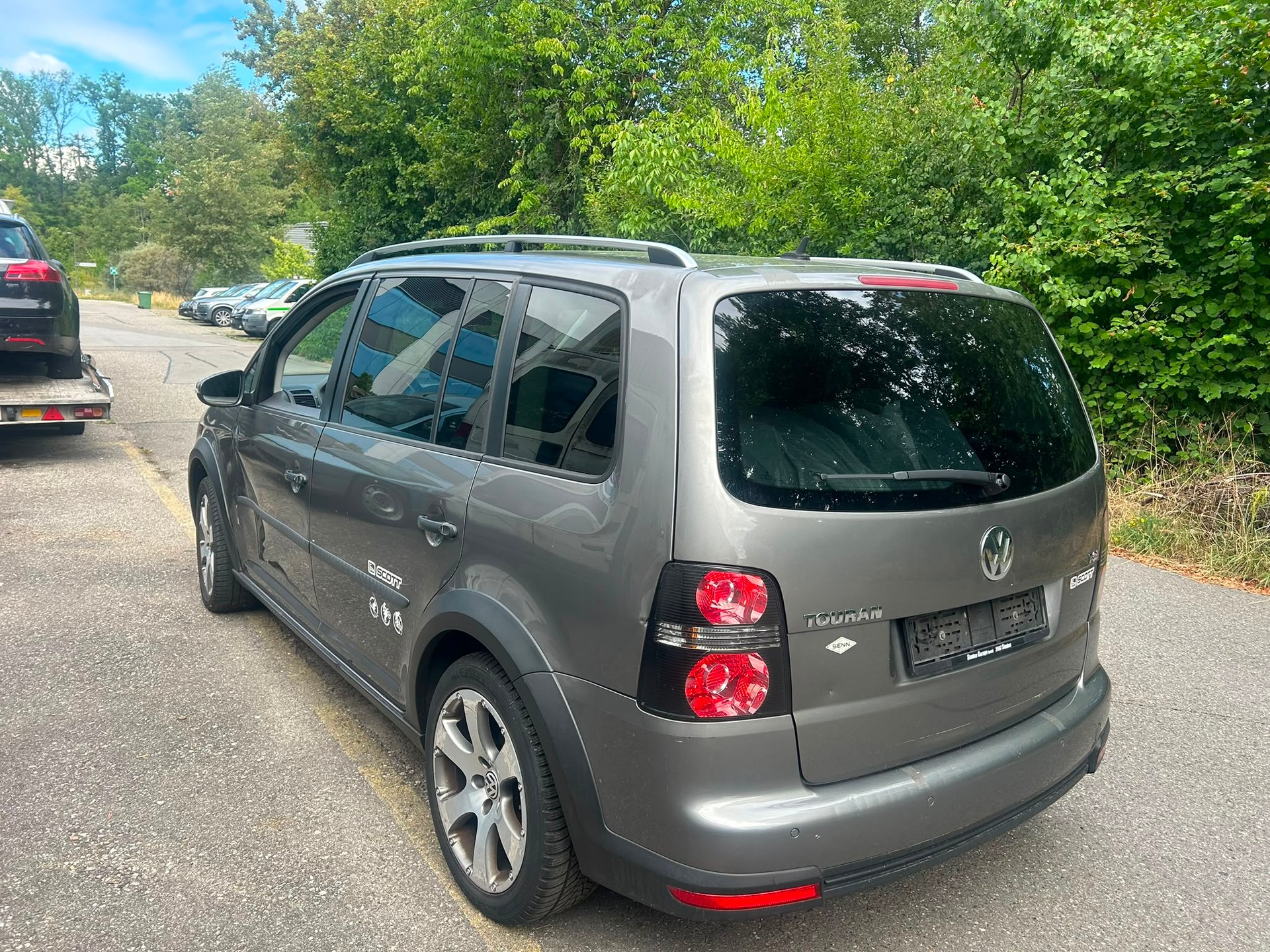 VW CrossTouran 1.4 TSI Scott Limited Edition-image-4