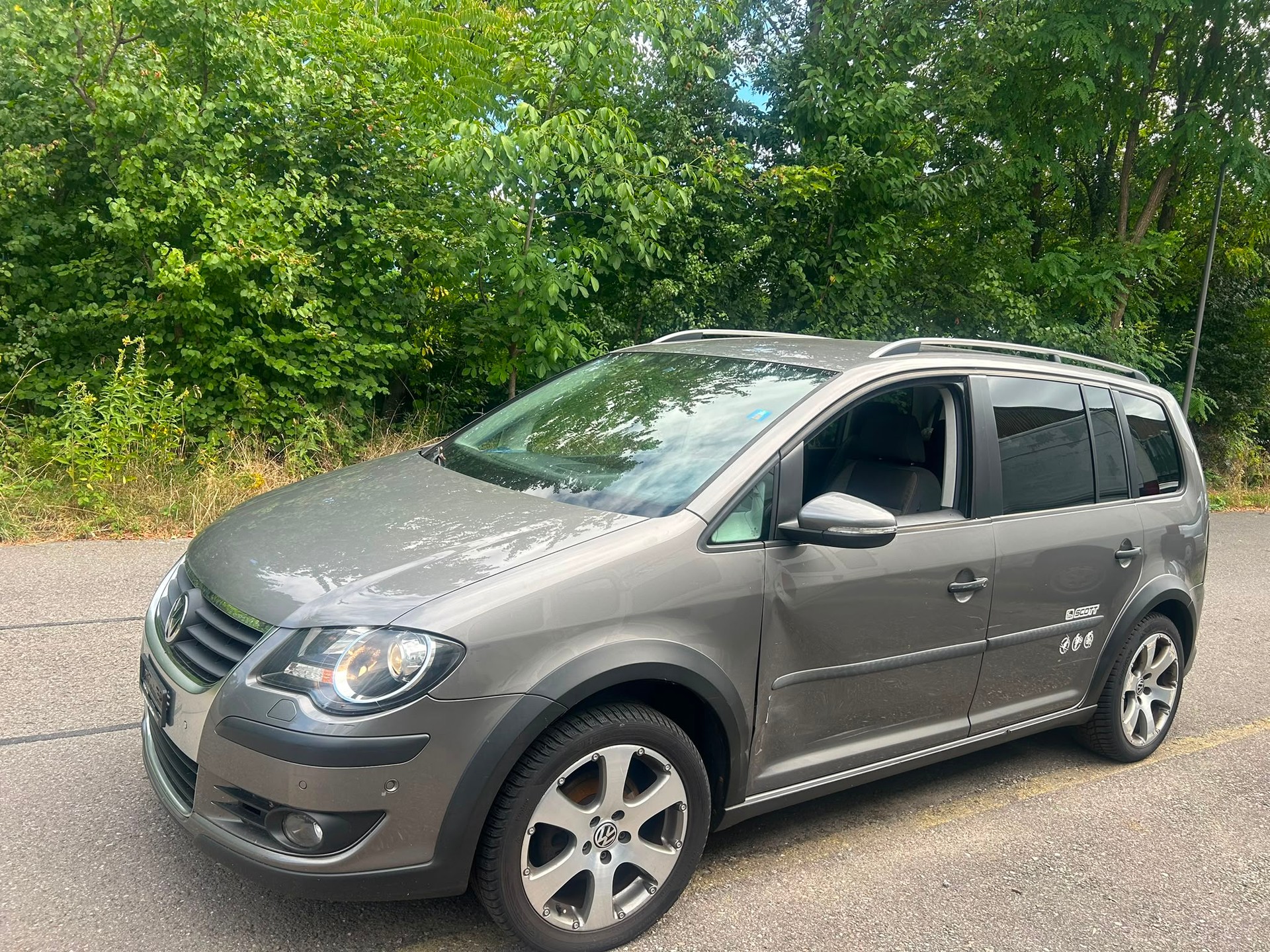 VW CrossTouran 1.4 TSI Scott Limited Edition-image-3