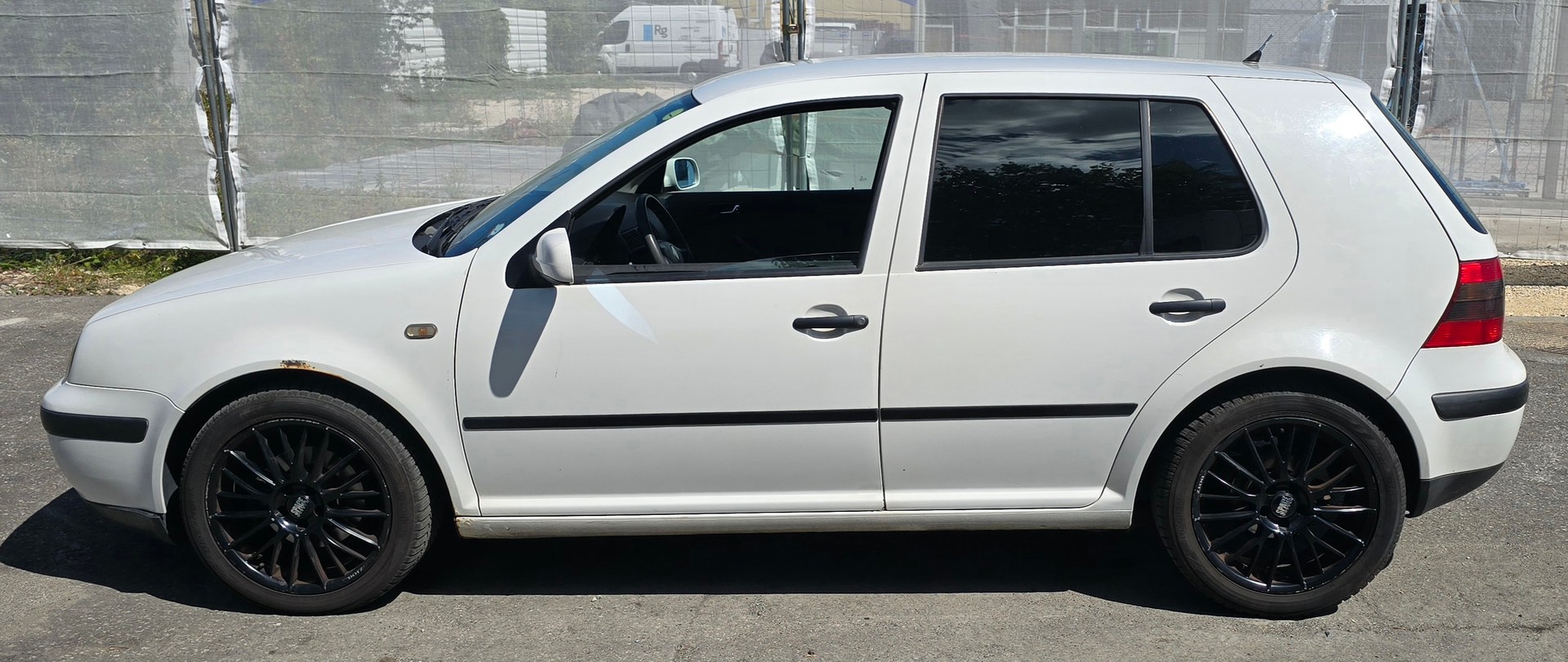 VW Golf 1.8 Comfortline 4Motion-image-4