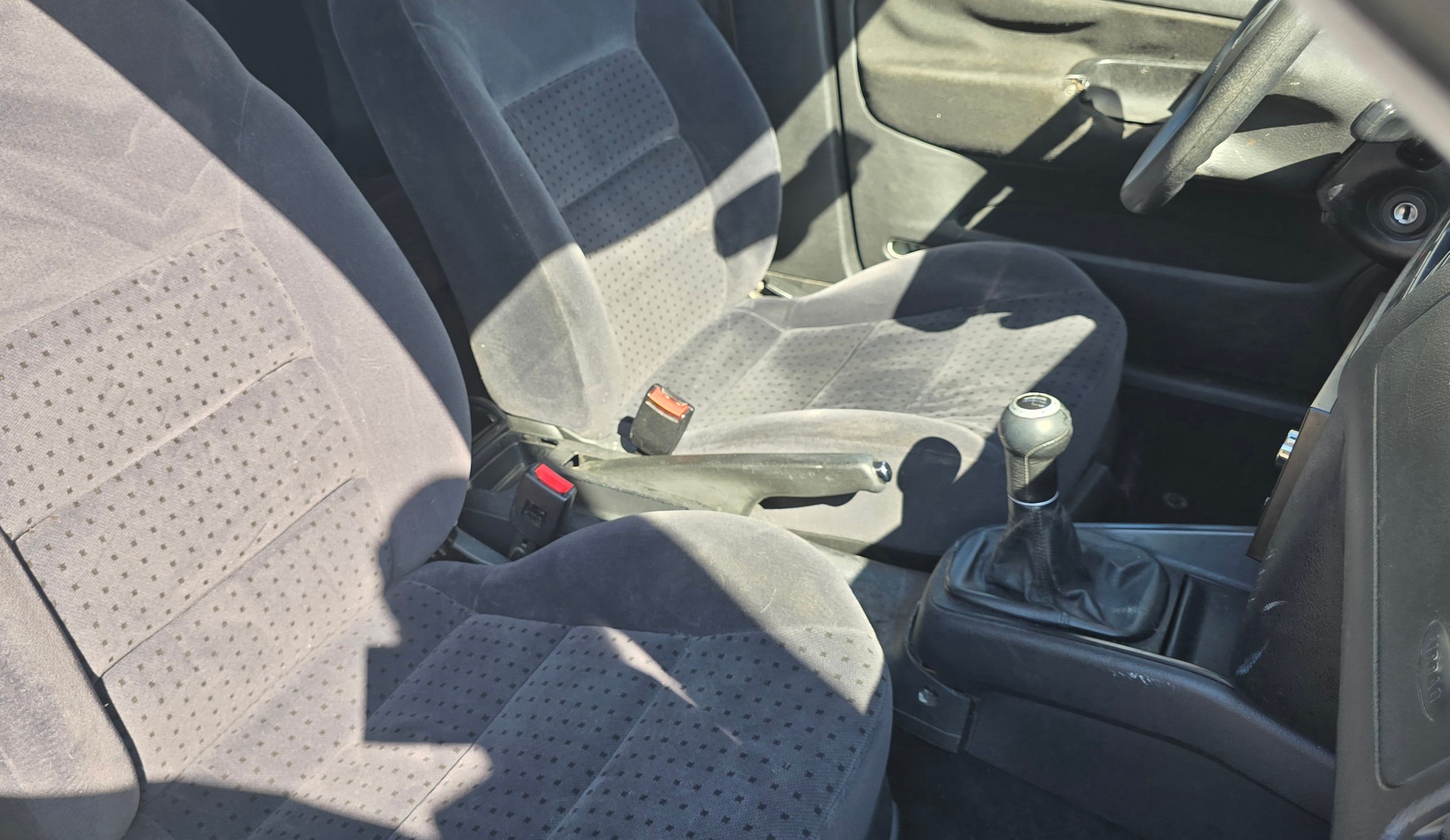 VW Golf 1.8 Comfortline 4Motion-image-6