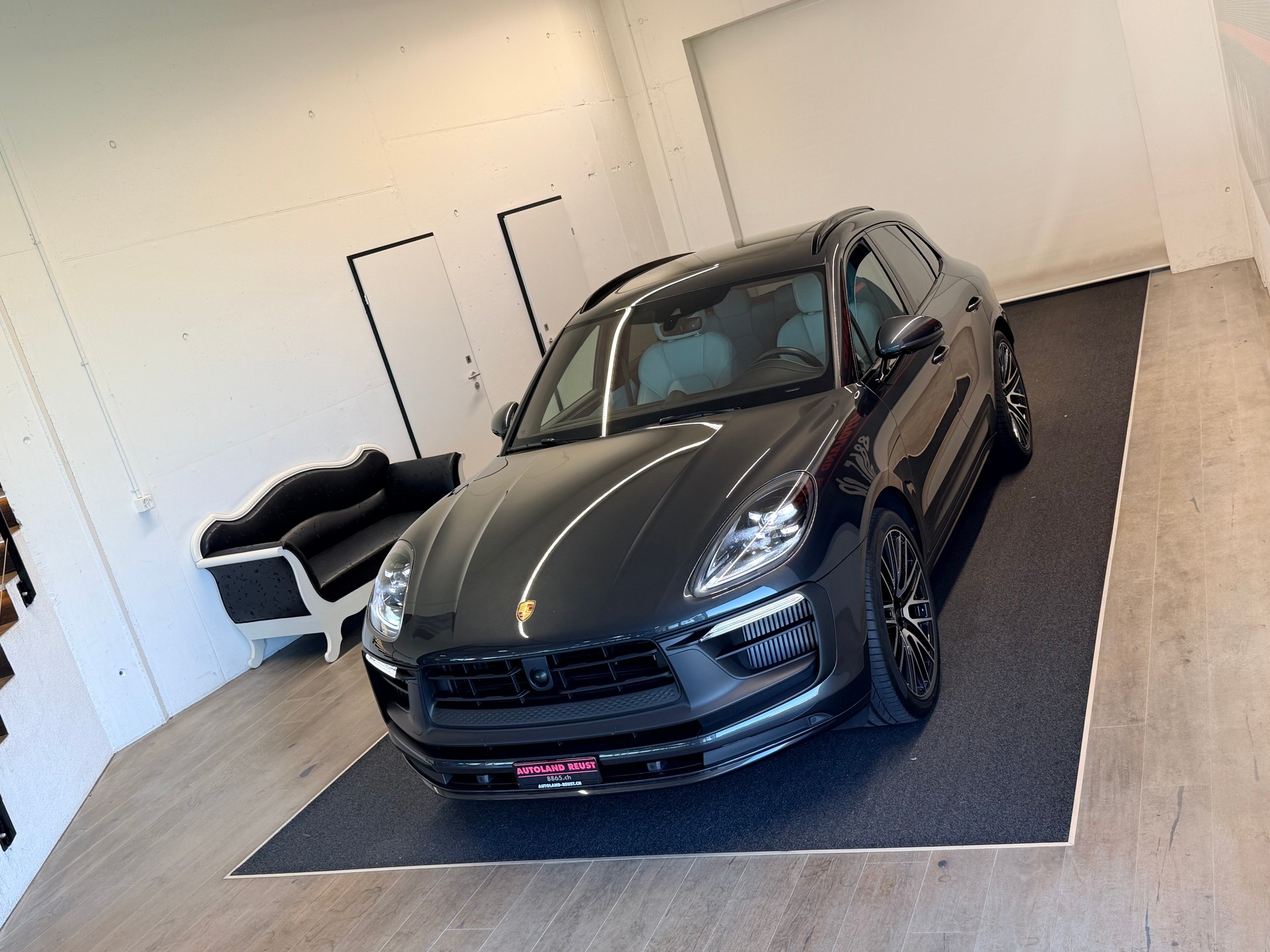 PORSCHE Macan GTS PDK-image-3
