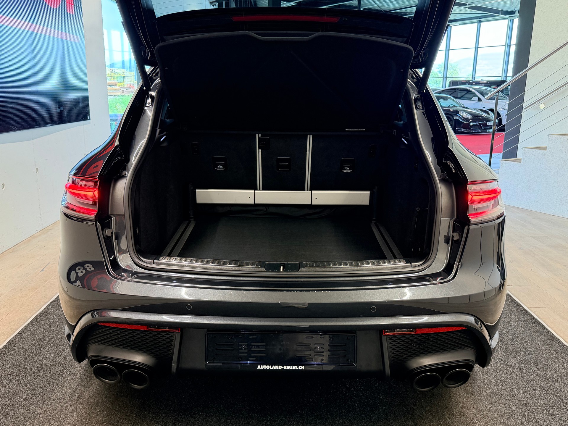 PORSCHE Macan GTS PDK-image-10