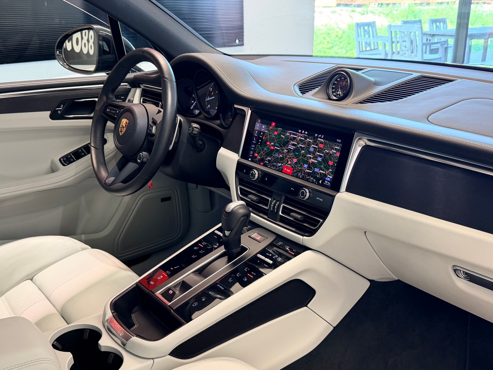 PORSCHE Macan GTS PDK-image-24