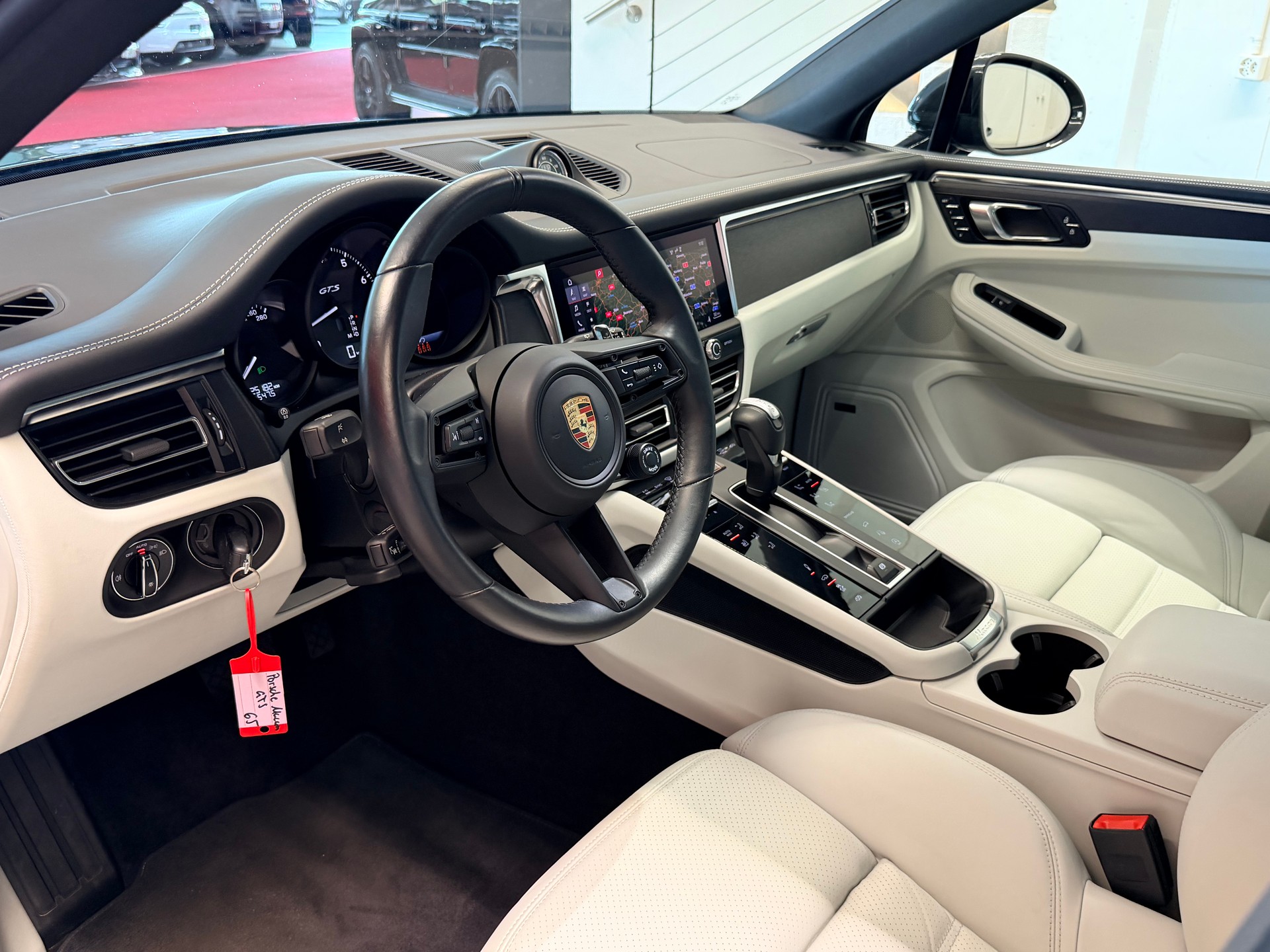 PORSCHE Macan GTS PDK-image-12