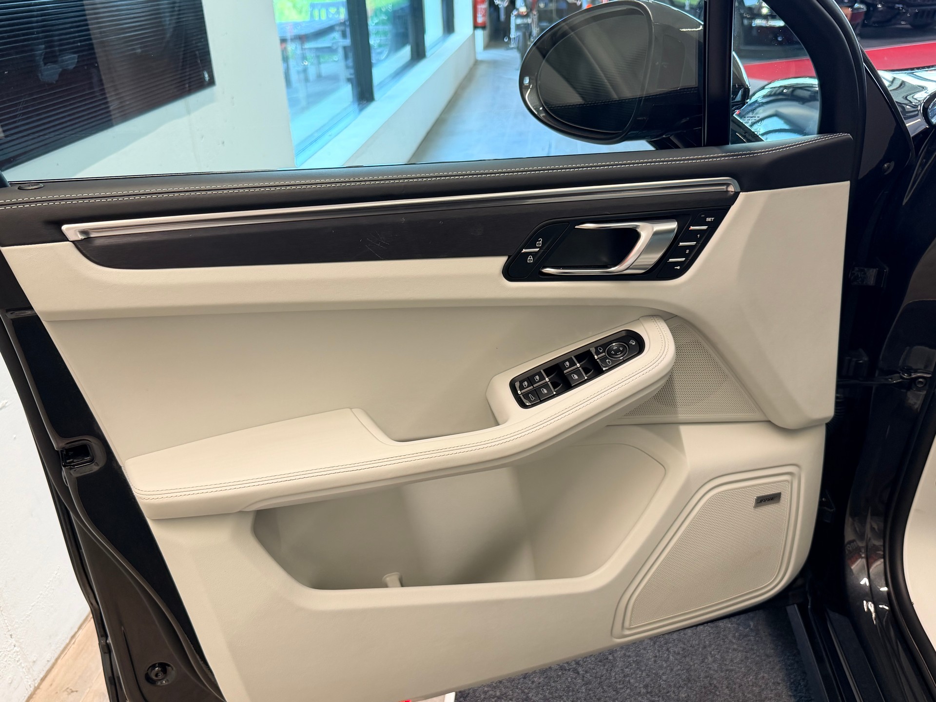 PORSCHE Macan GTS PDK-image-13