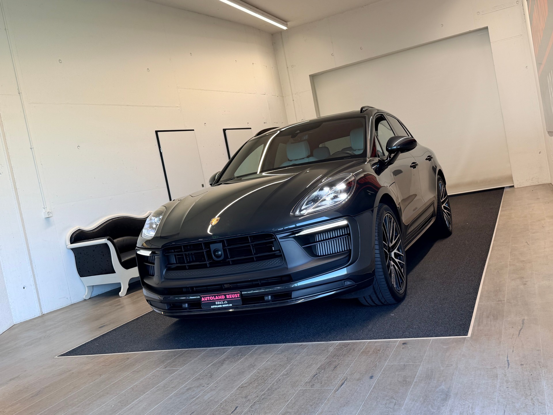 PORSCHE Macan GTS PDK-image-2
